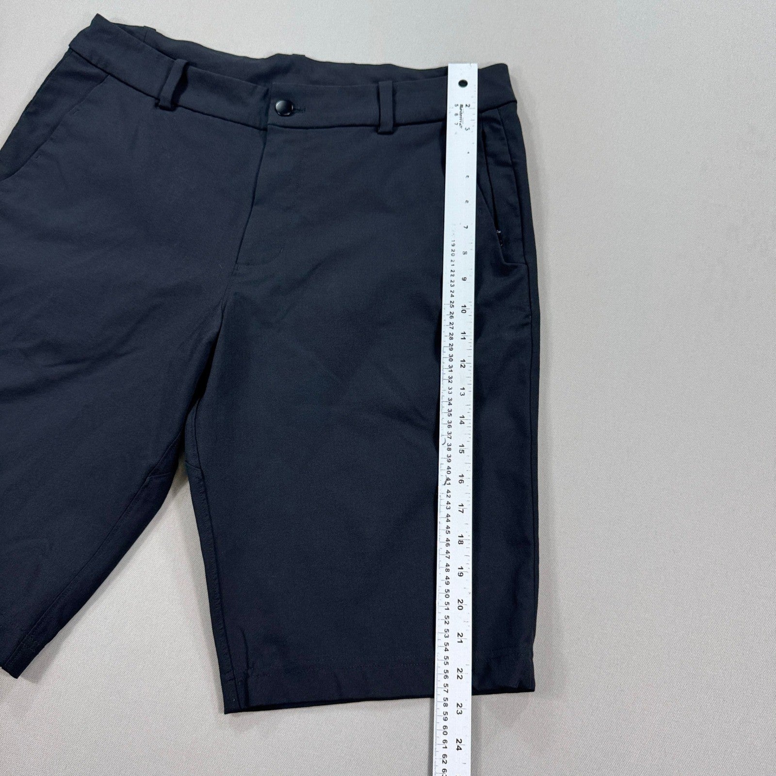 Lululemon Athletica Commission Shorts mens Size 34 Black Warpstreme Classic Fit