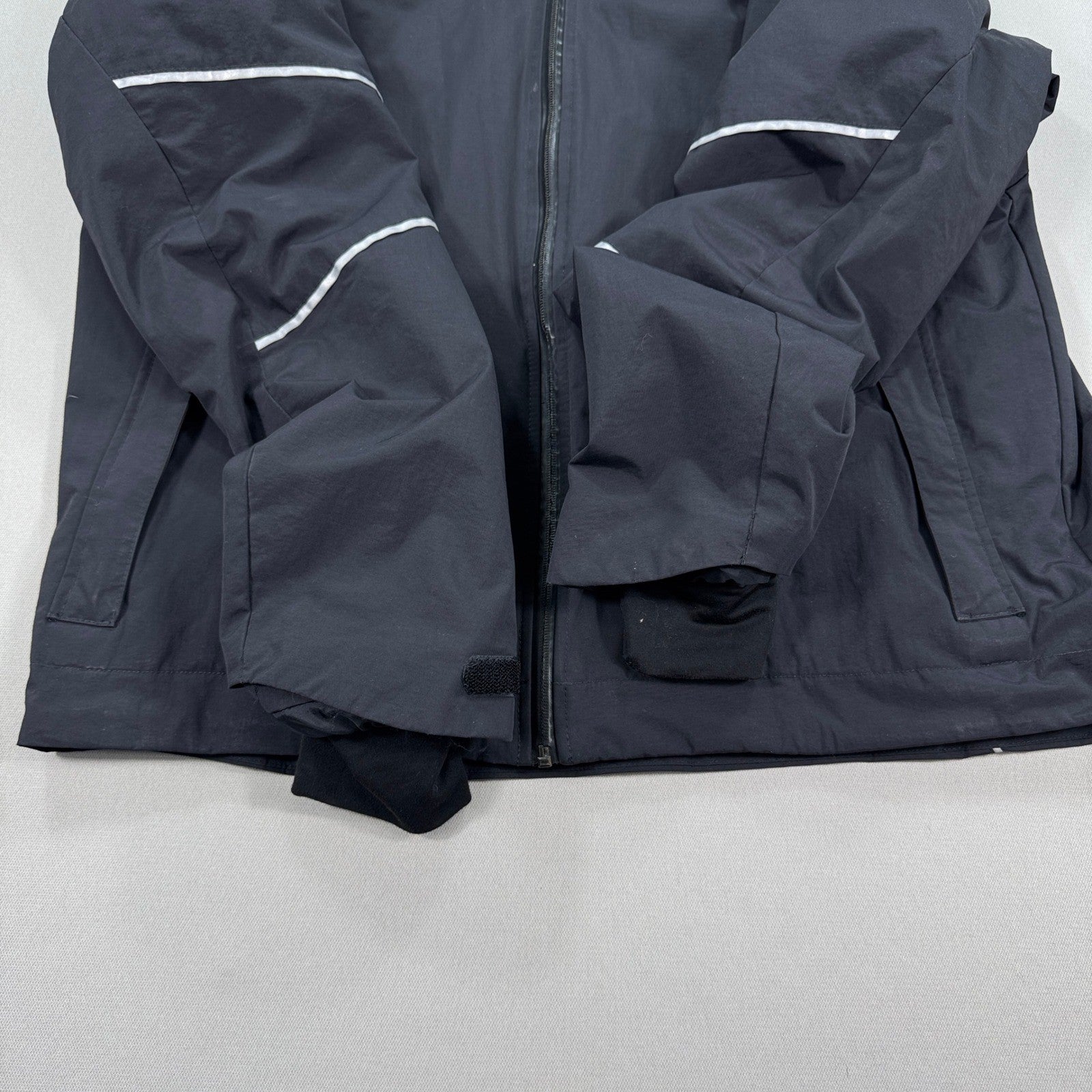 Mercedes AMG Petronas Formula One Team Jacket mens XL Black Coat Insulated