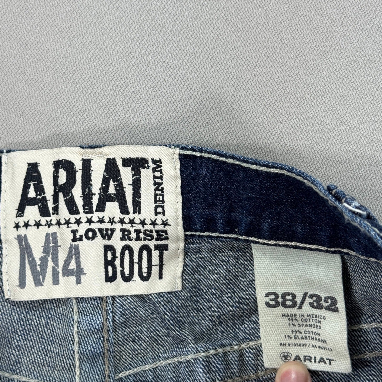 Ariat M4 Jeans Low Rise Bootcut Mens 38x32 Turnout Denim Blue Distressed Stretch