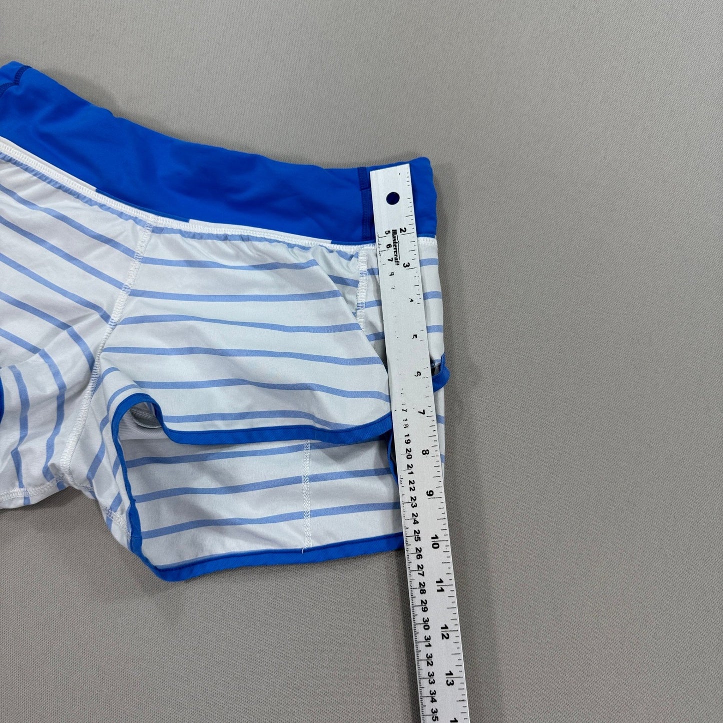 Lululemon Run Speed Shorts Stretch Womens Size 4 Blue White Striped