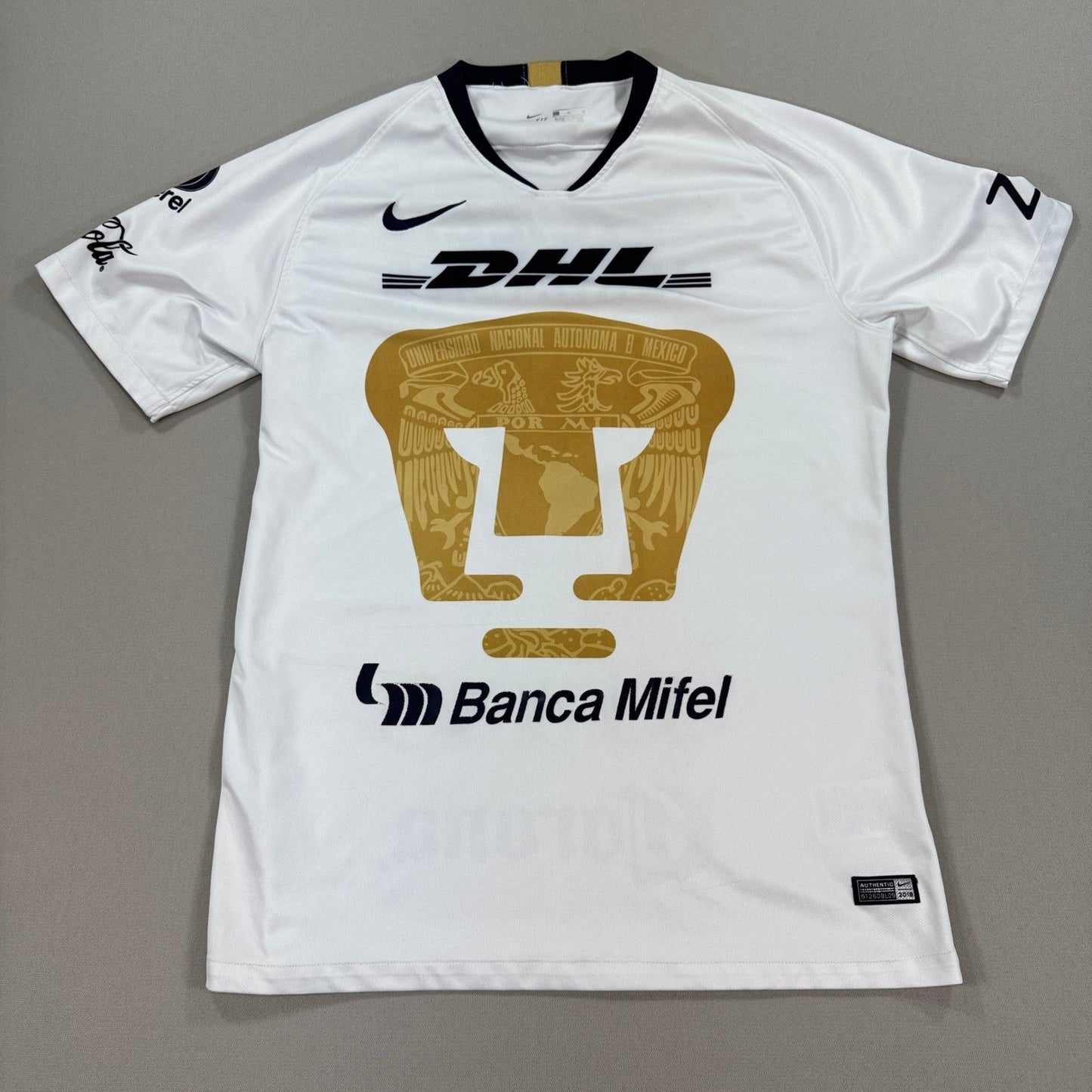 Nike Pumas UNAM Jersey #8 Soccer mens Large White Shirt Authentic