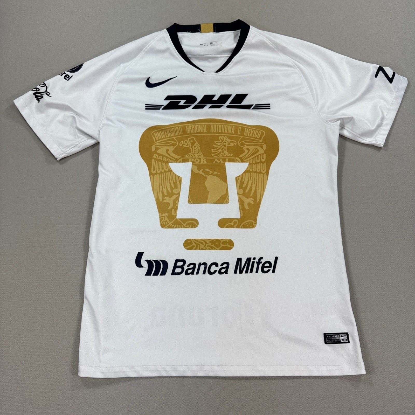 Nike Pumas UNAM Jersey #8 Soccer mens Large White Shirt Authentic