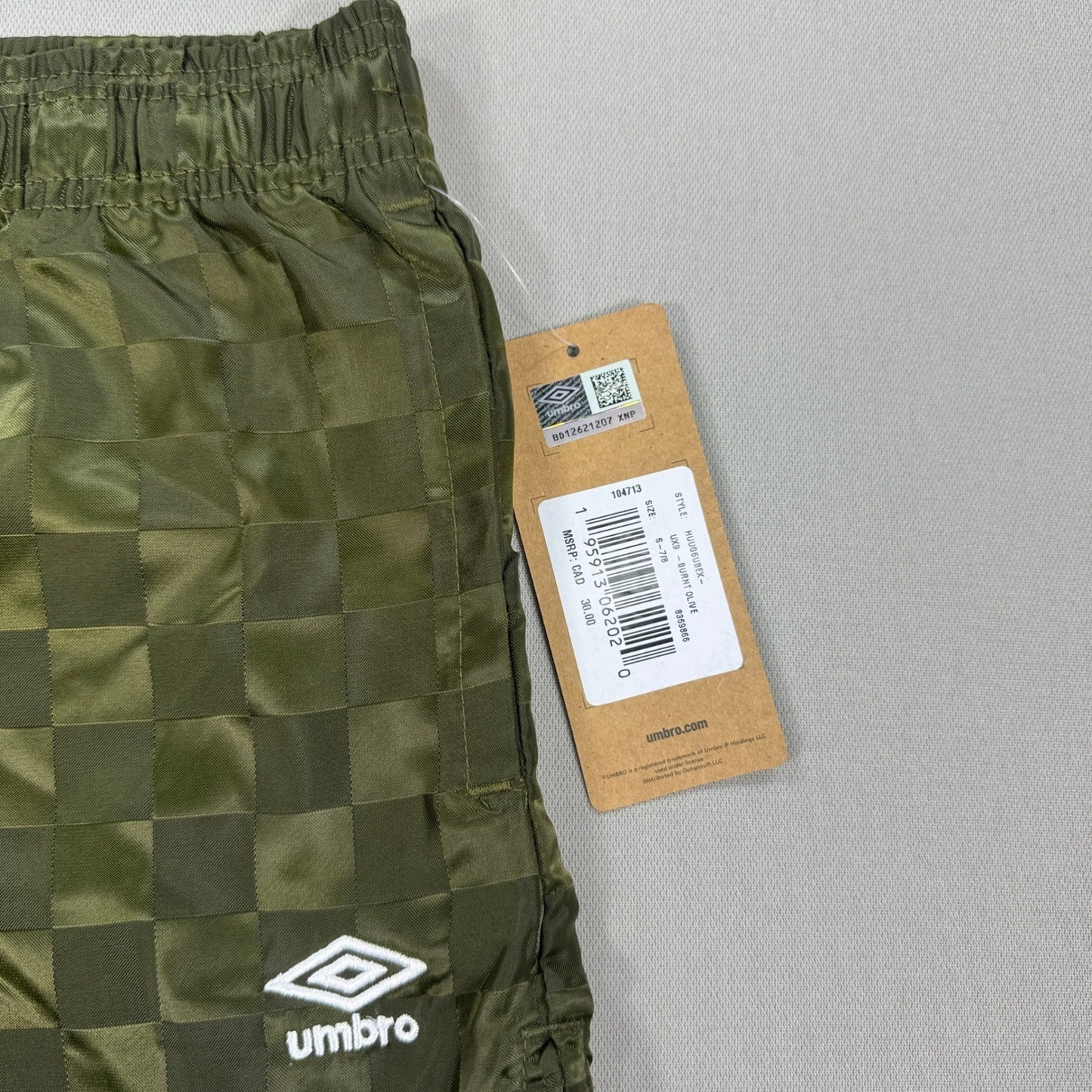 NEW Umbro Soccer Shorts Womens Small Burnt Olive Checkered Stretch Waistband