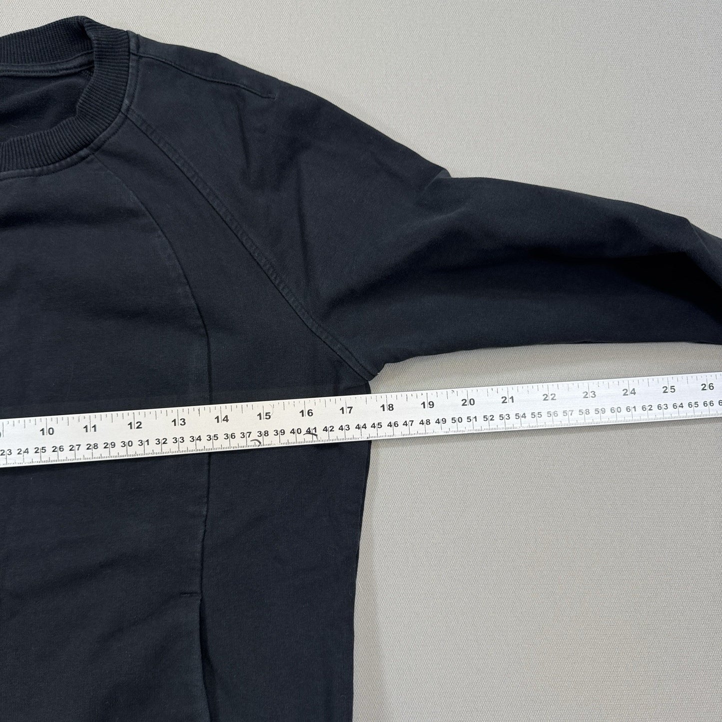 Lululemon Scuba Sweater Womens Size 4 Black Pullover Crew Neck Pockets Stretch