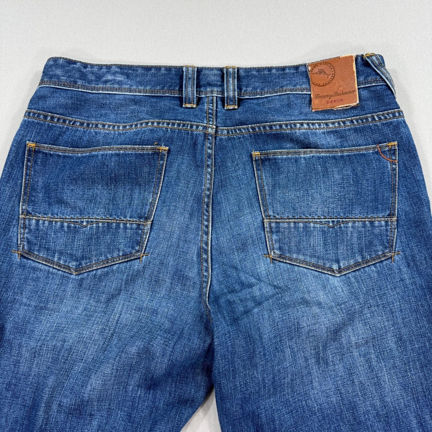 Tommy Bahama Santorini Authentic Straight Jeans mens 34x32 Denim Medium Wash