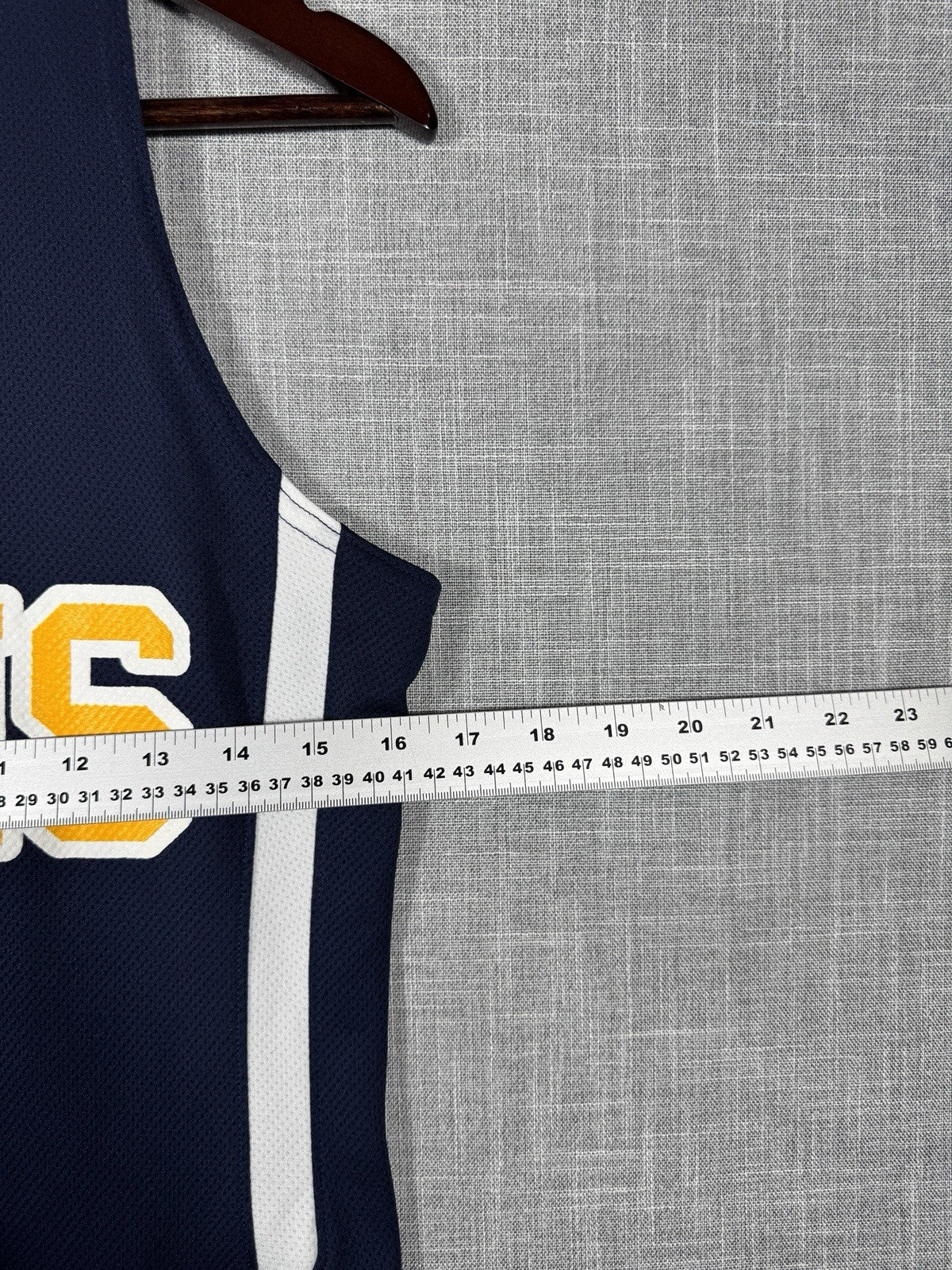 Under Armour RAMS mens Tank Top Shirt Size Medium Workout Track