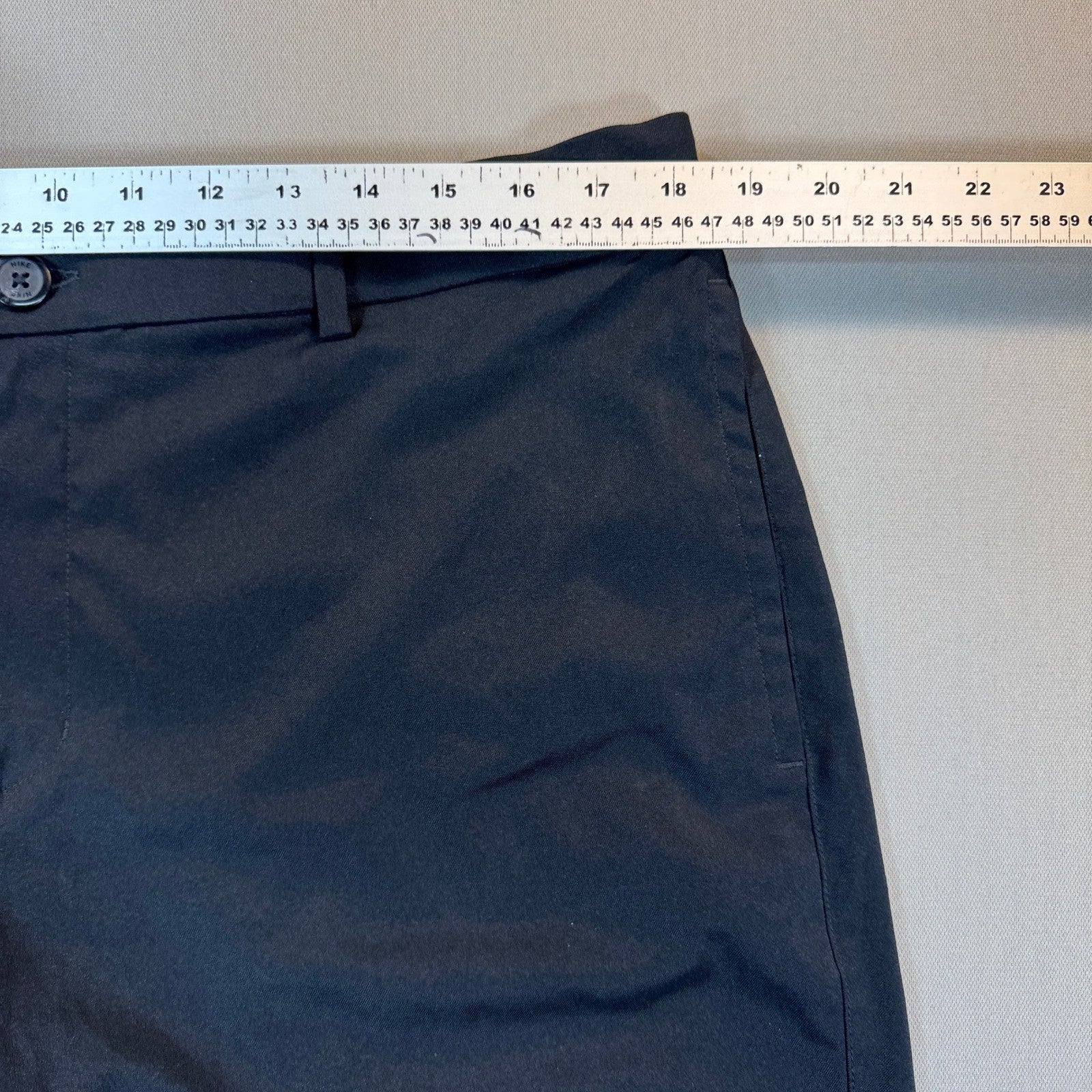 Nike Chino Shorts mens Large Black Golf Tour Dri-Fit Performance Flat Front