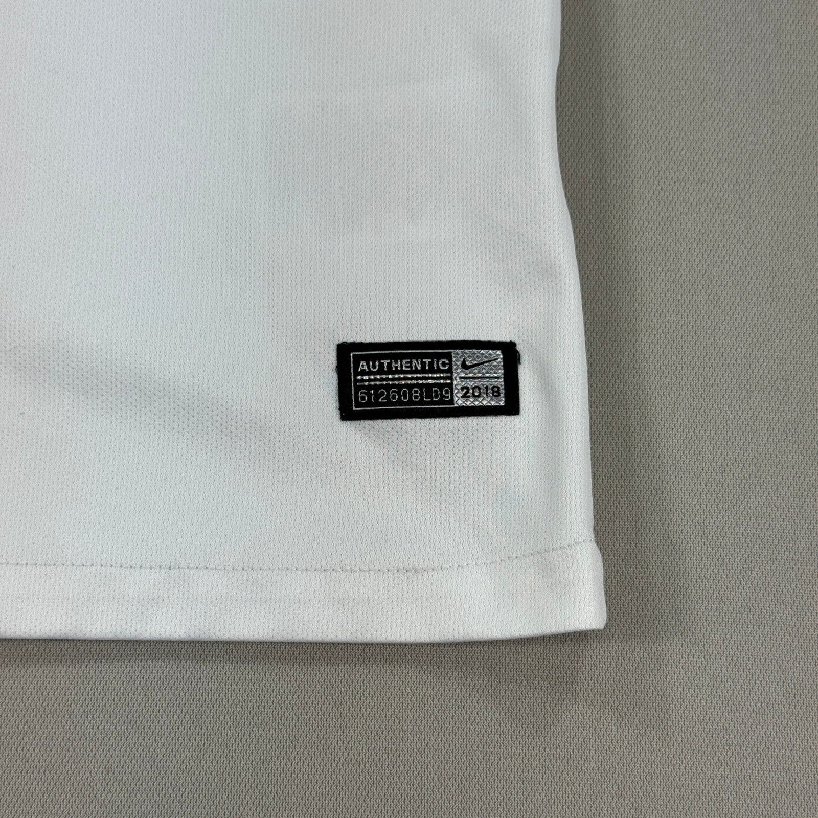 Nike Pumas UNAM Jersey #8 Soccer mens Large White Shirt Authentic