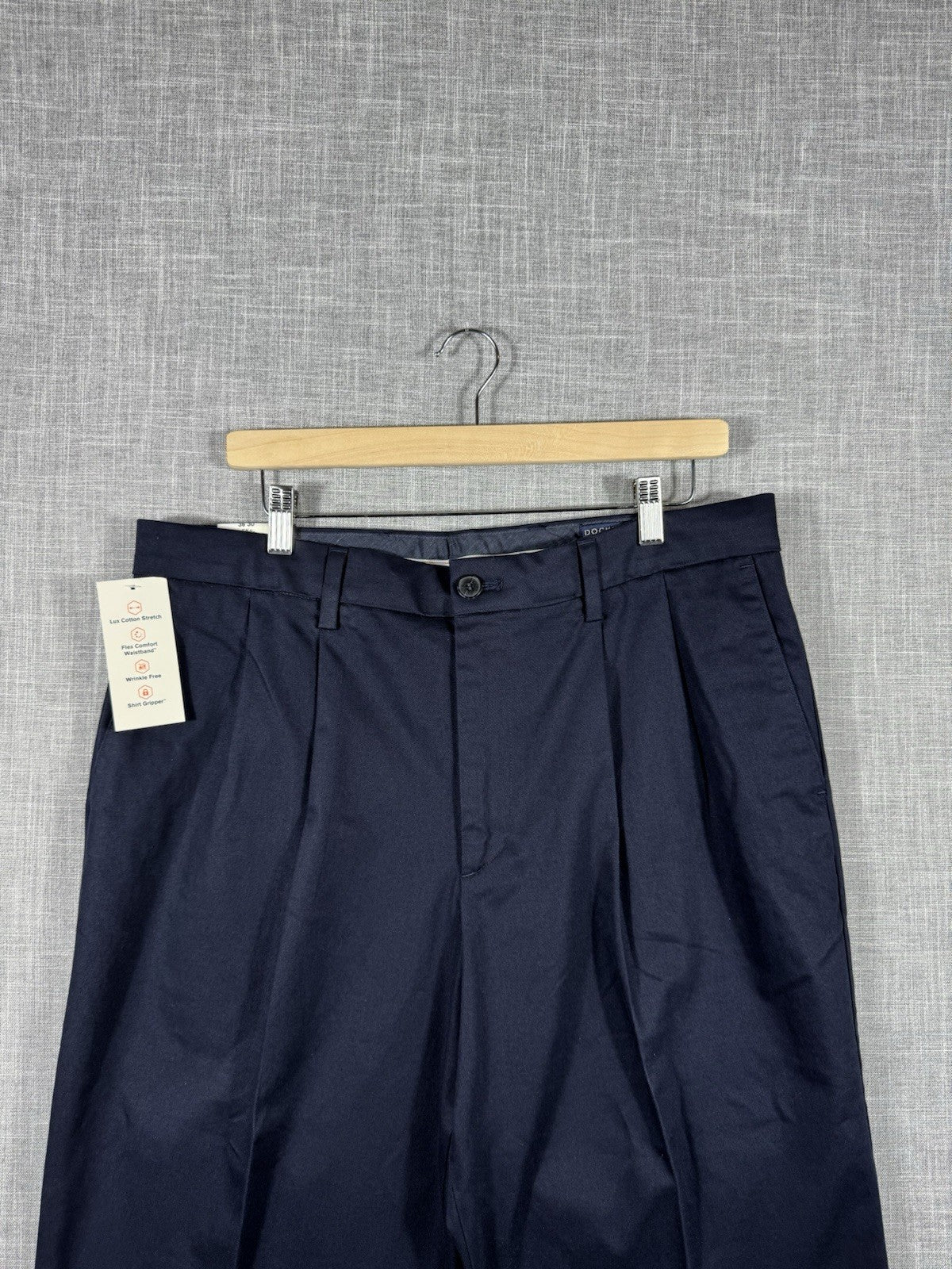 Dockers mens Classic Fit Khaki Stretch Pants Navy Blue 36x30 Brand New