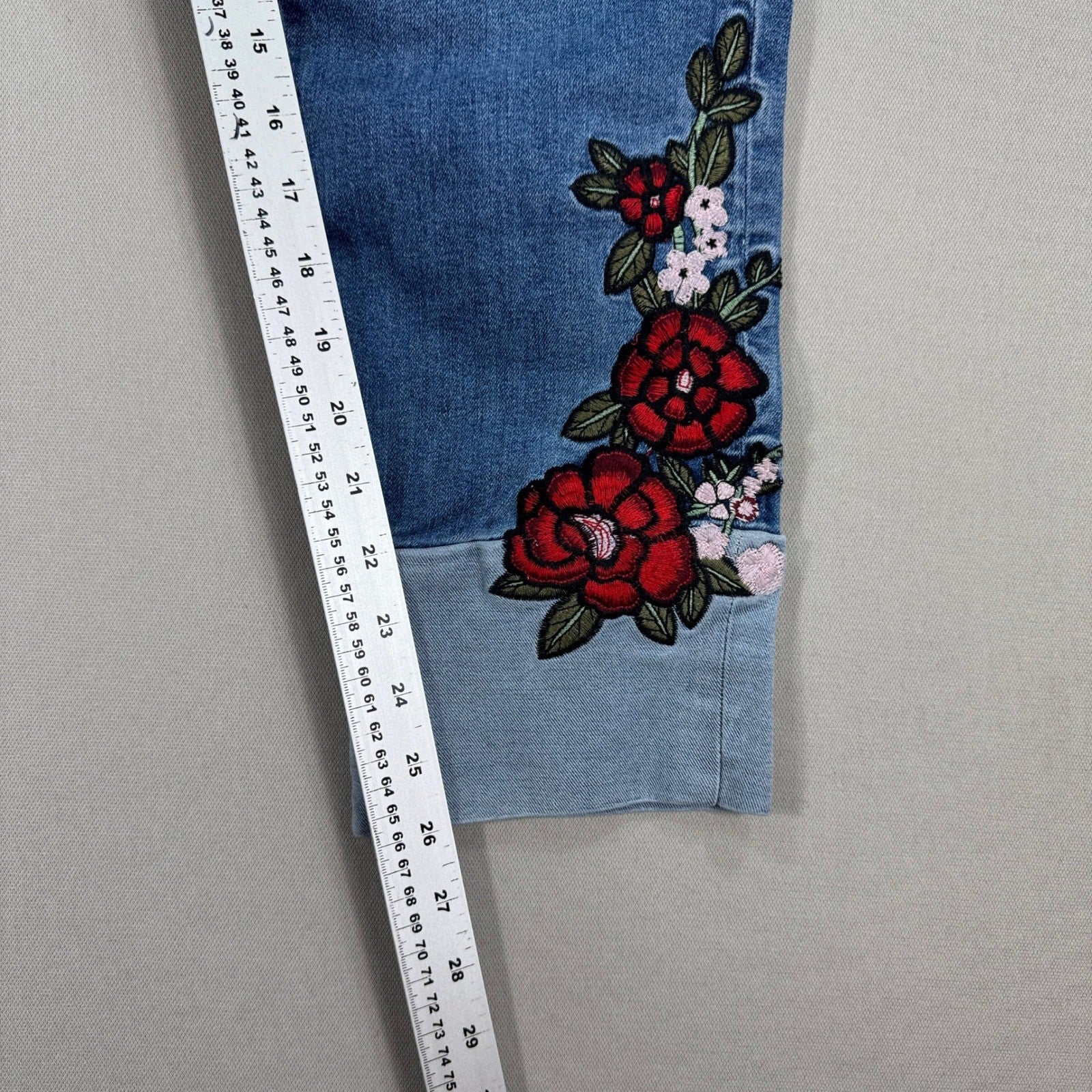 Joseph Ribkoff Jeans Embroidered Floral Womens Size 14 Blue Denim Cropped Cuff