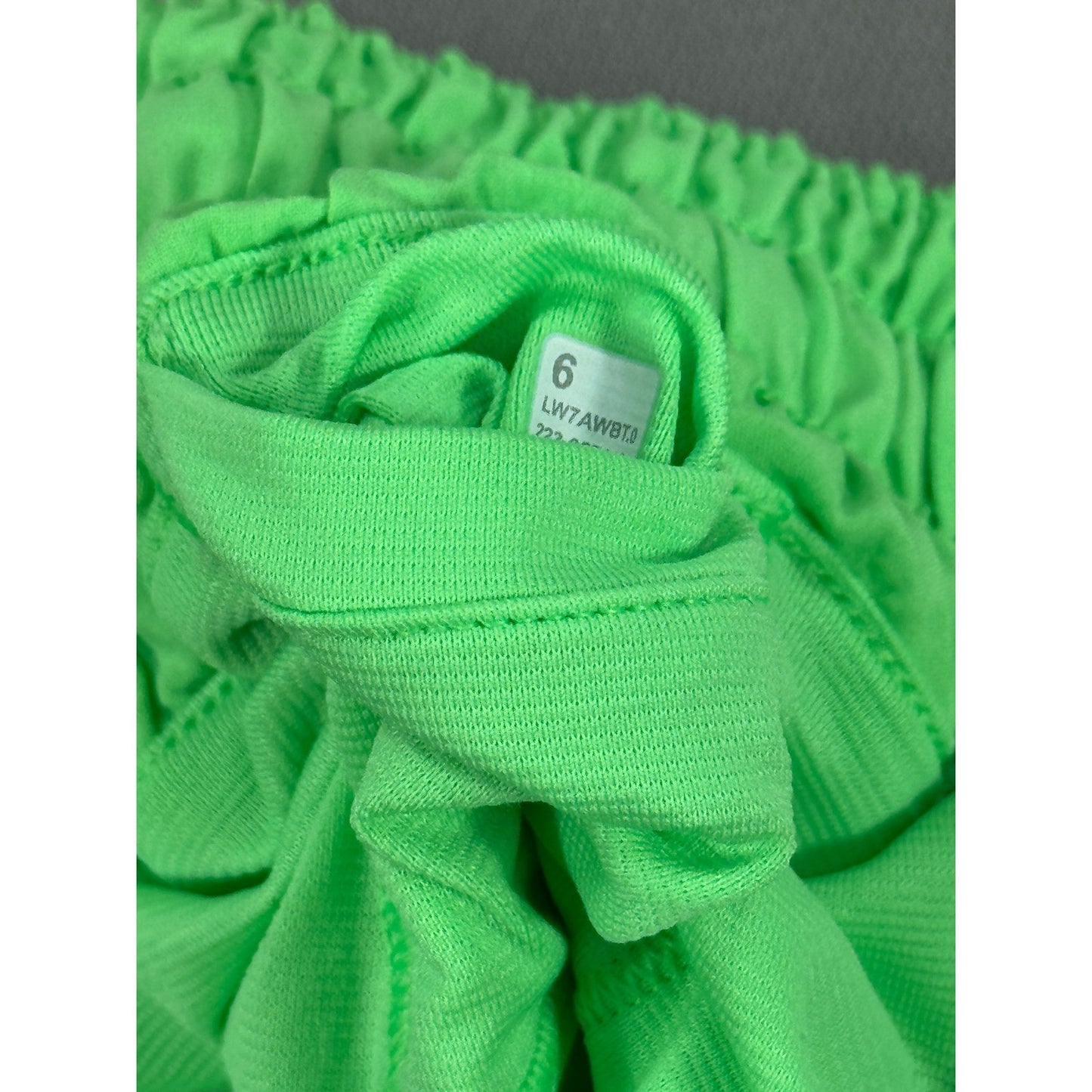 Lululemon Hotty Hot Shorts High Rise 4" Lined Womens Size 6 Neon Green