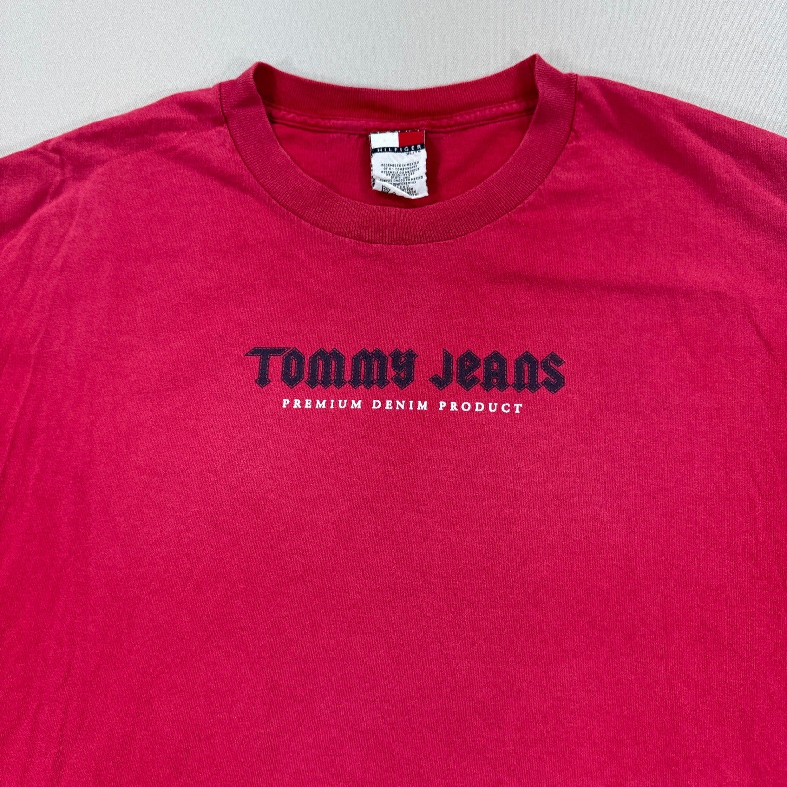 Vintage Y2K Tommy Hilfiger Spell Out Logo Tee - mens XL Red Classic Fit