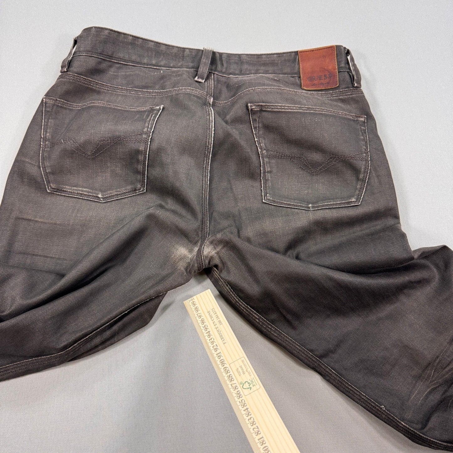 GUESS Jeans Lincoln Slim Straight mens Size 34 Brown Distressed Straight Leg