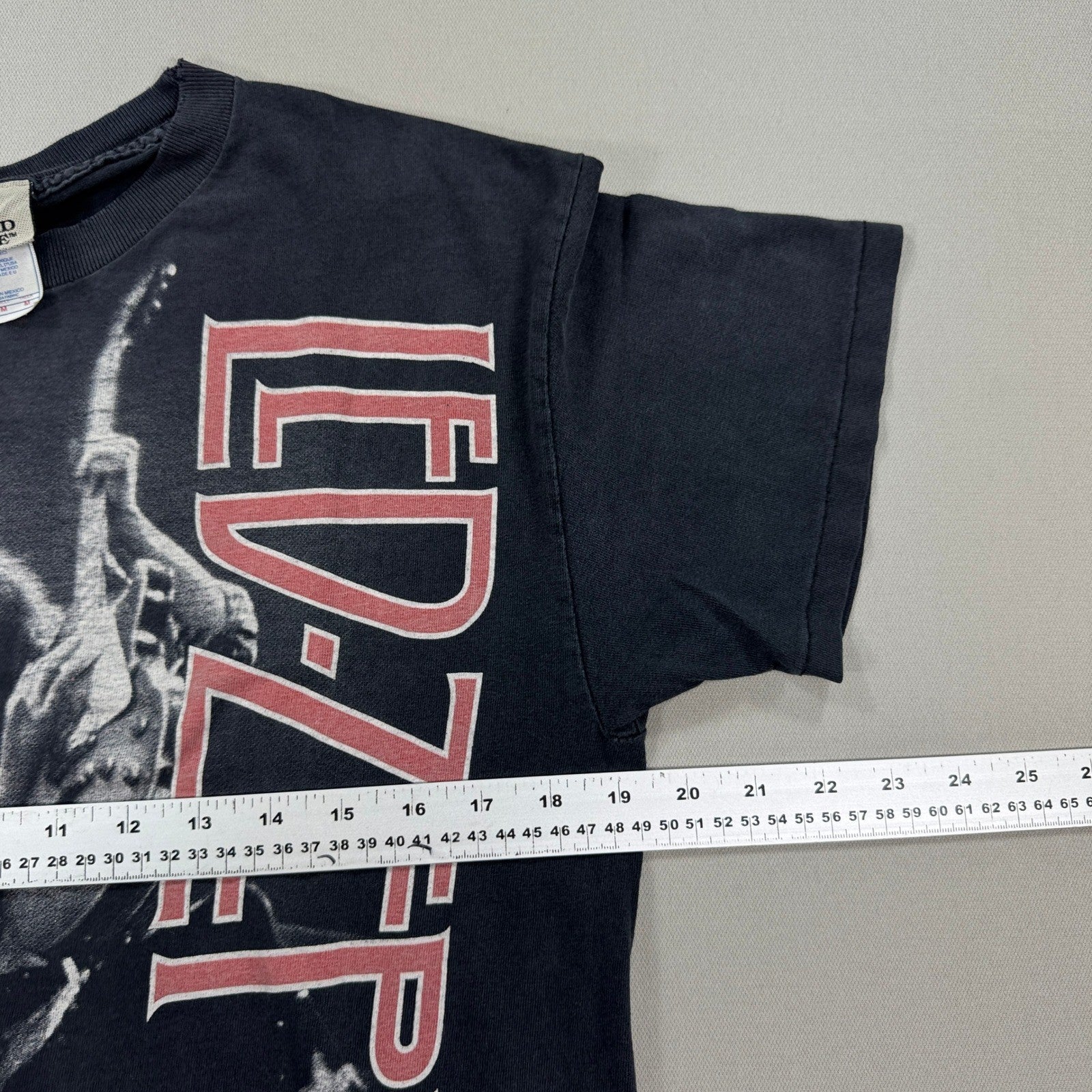 VTG 04 Led Zeppelin Shirt Spellout Giant Graphic Print mens Medium Liquid Blue