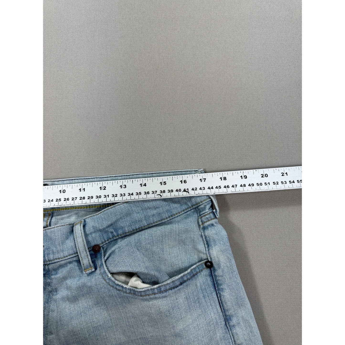 Polo Ralph Lauren mens 34x32 Denim Jeans Light Wash Relaxed Fit Casual Pants