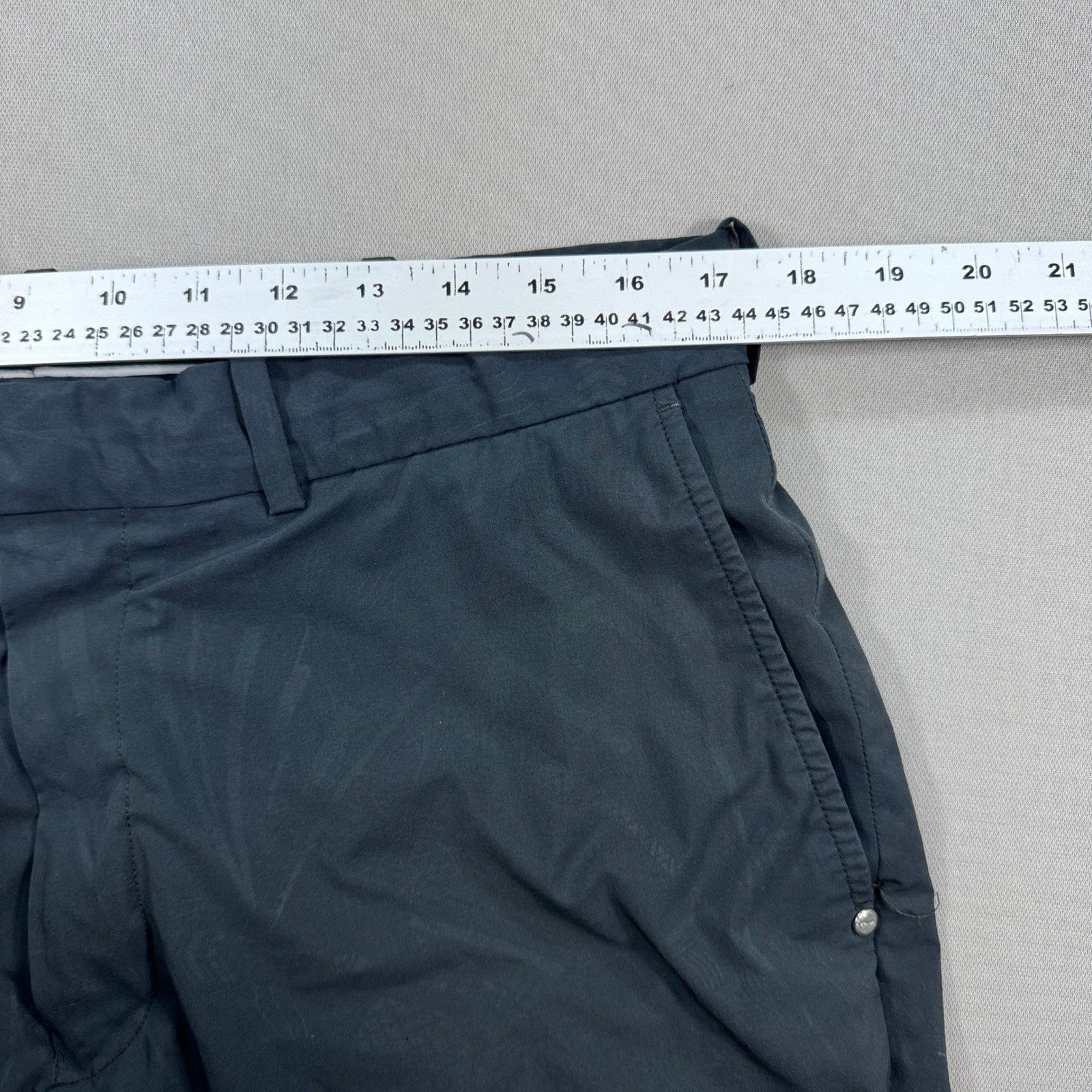 RLX Ralph Lauren Tailored Fit Golf Shorts mens Size 34 Black Flat Front Classic