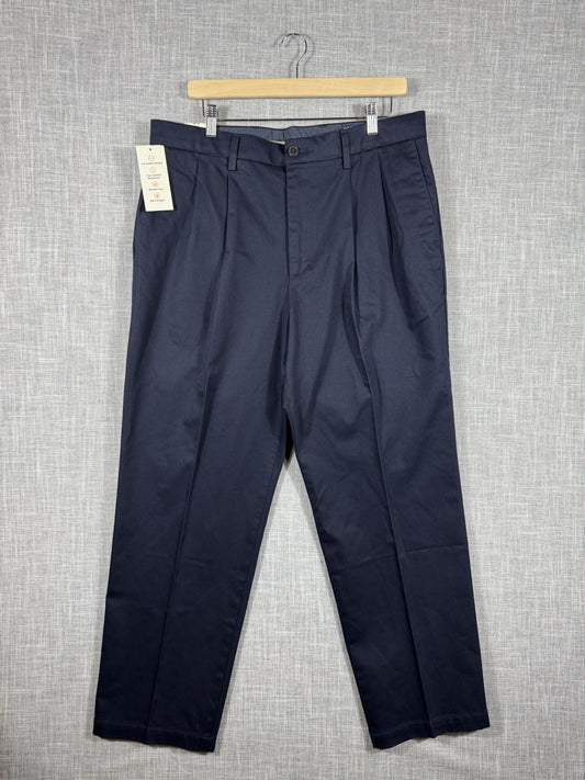 Dockers mens Classic Fit Khaki Stretch Pants Navy Blue 36x30 Brand New