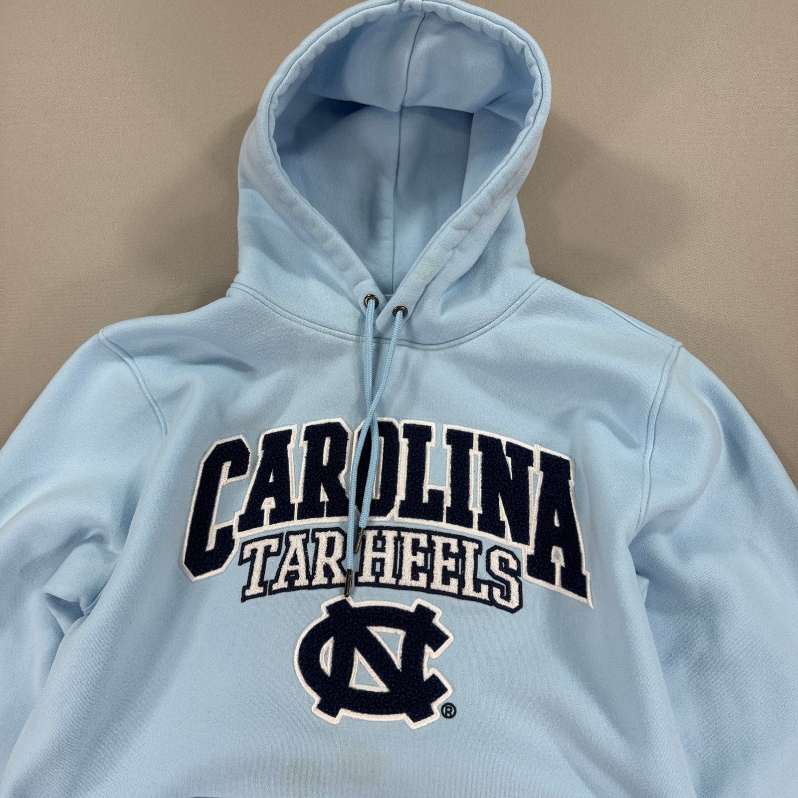 VTG University of Carolina Tar Heels NCAA Hoodie mens Large Light Blue Pullover