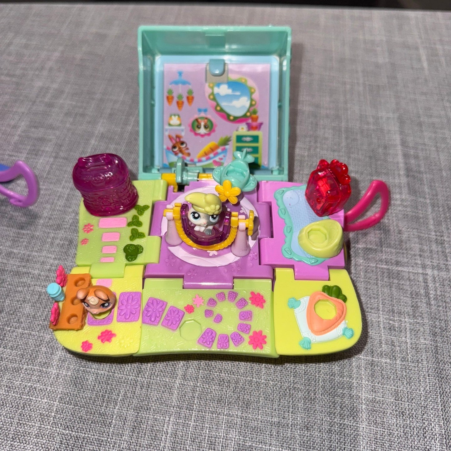 2 PCS Littlest Pet Shop LPS Teeniest Tiniest Mini Pop-Up Bunny Playset 2 Bunnies