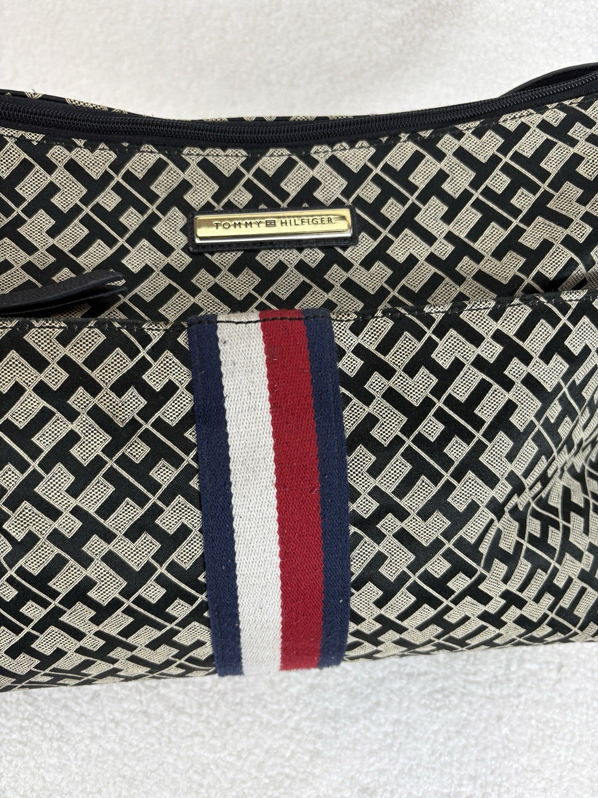 Tommy Hilfiger Mira Signature Logo Print Womens Shoulder Bag