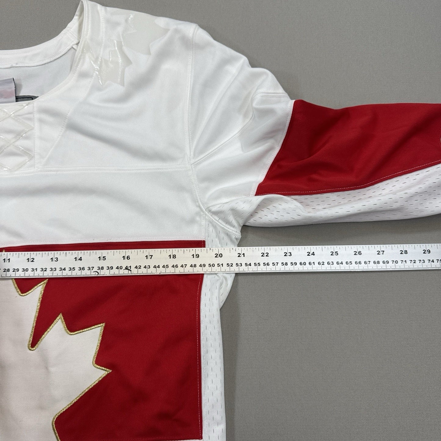 Nike Team Canada Olympic Jersey 2014 mens Small White Stiched Hockey