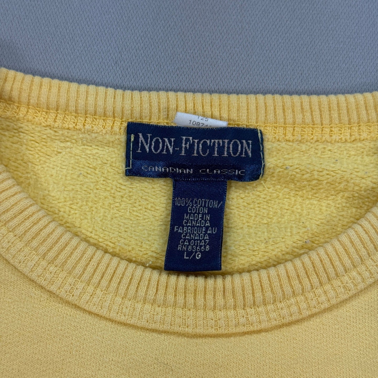 VTG BLANK Non Fiction Canadian Classic Sweatshirt mens Large Yellow Crewneck