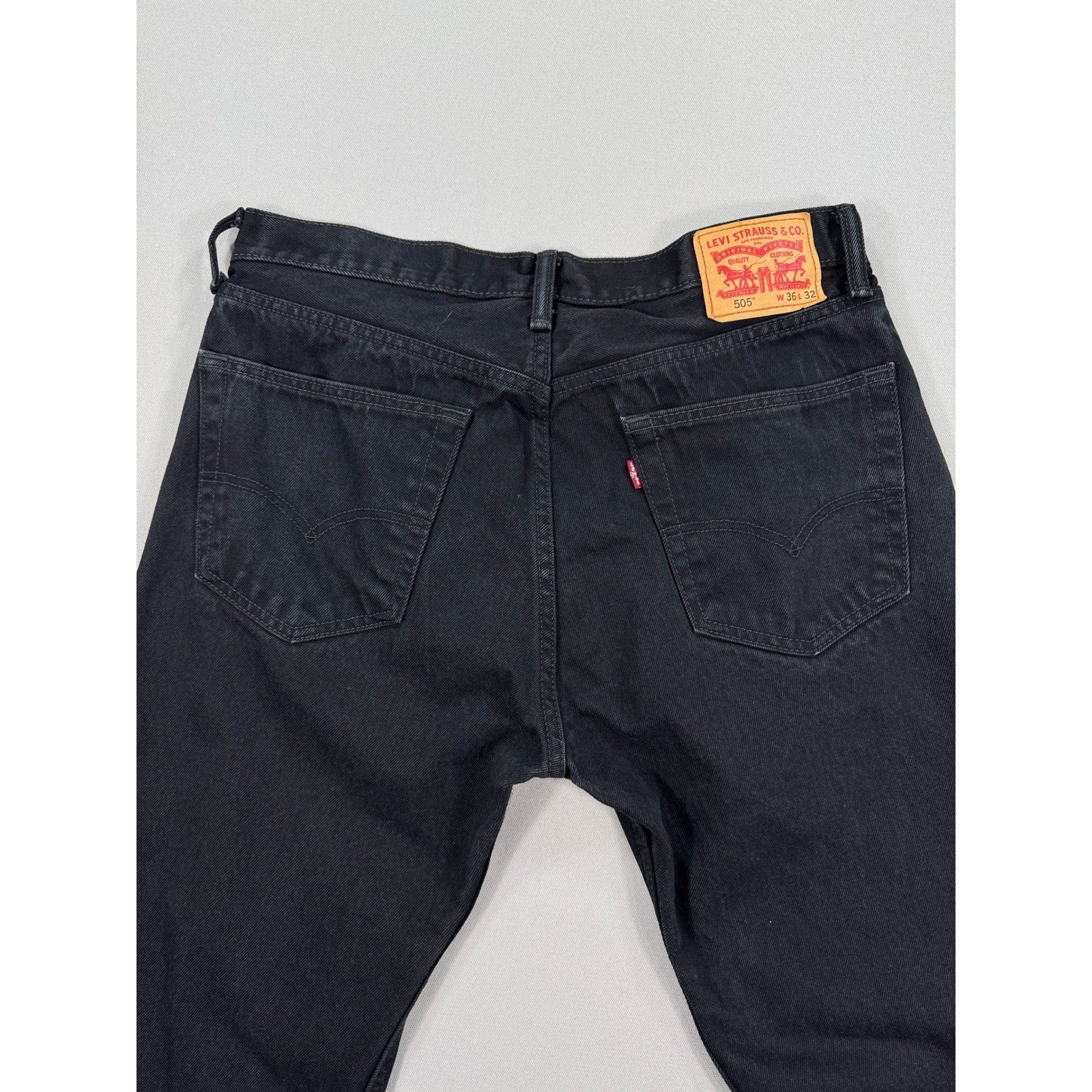 Levi's 505 Regular Fit Jeans mens 36x32 Black Classic Denim Pants Straight Leg