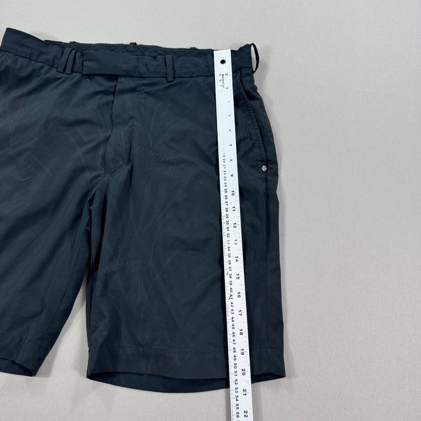 RLX Ralph Lauren Tailored Fit Golf Shorts mens Size 34 Black Flat Front Classic