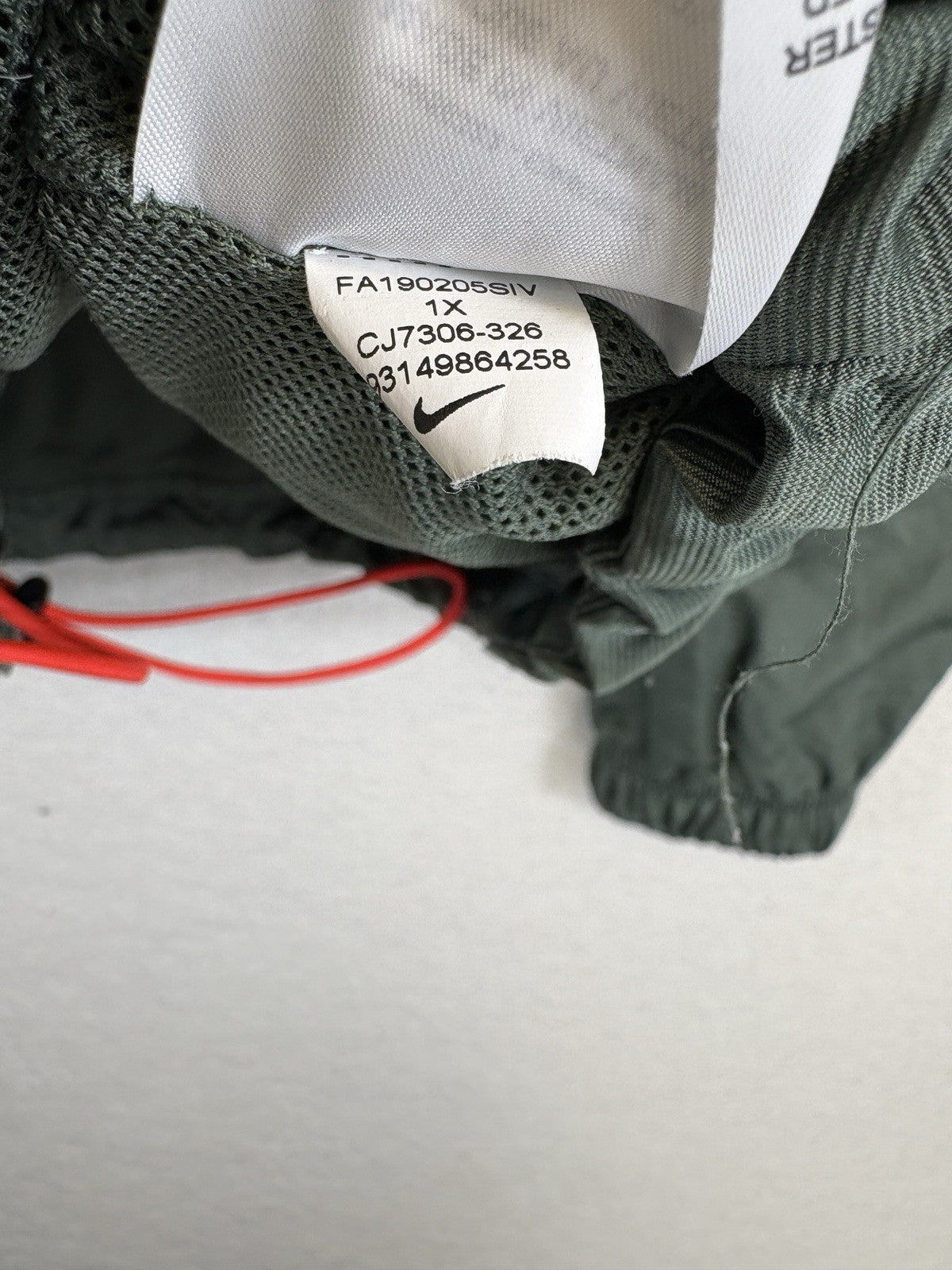 Nike Windbreaker Womens XL Green Track Jacket Hooded Full Zip Sportswear