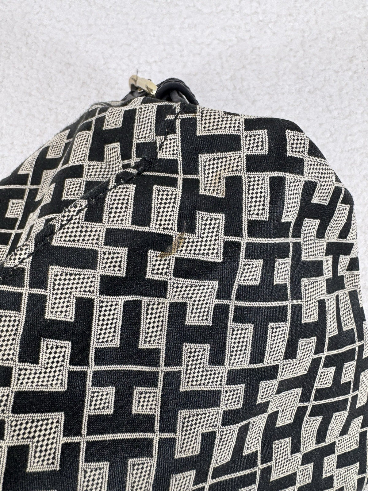 Tommy Hilfiger Mira Signature Logo Print Womens Shoulder Bag