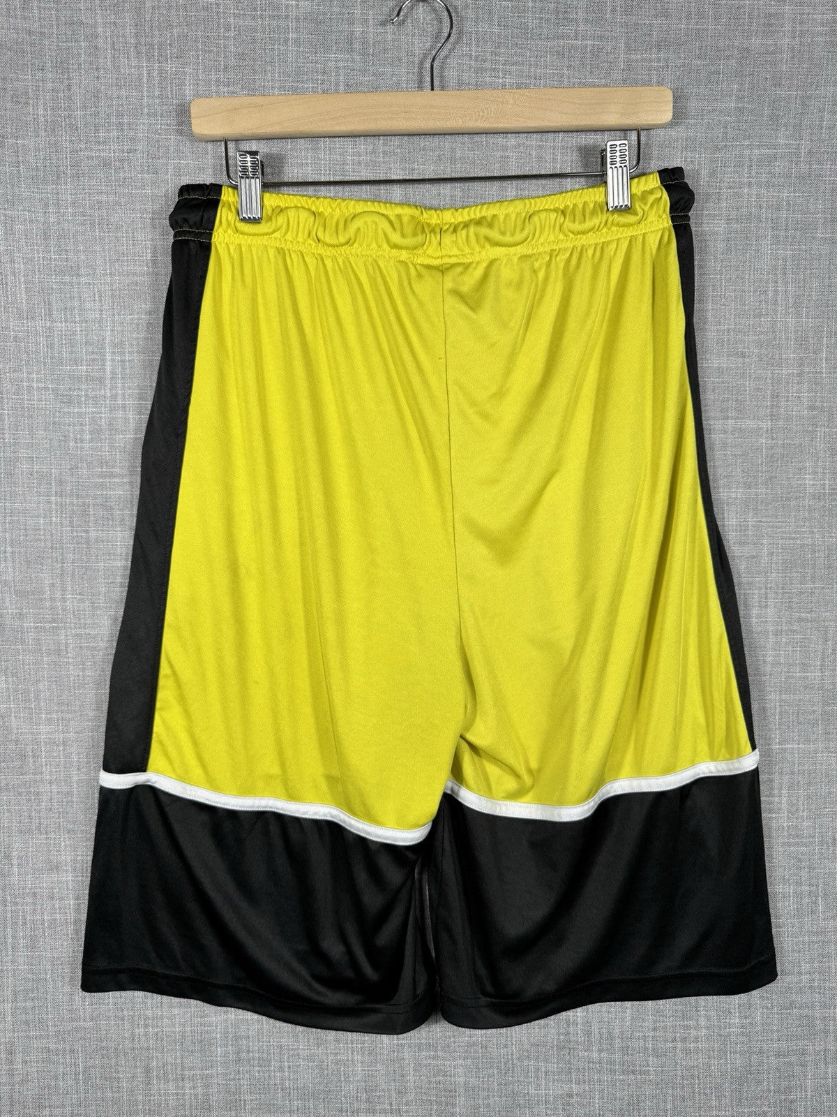 NBA Los Angeles Lakers Basketball Yellow Shorts Mens 2XL