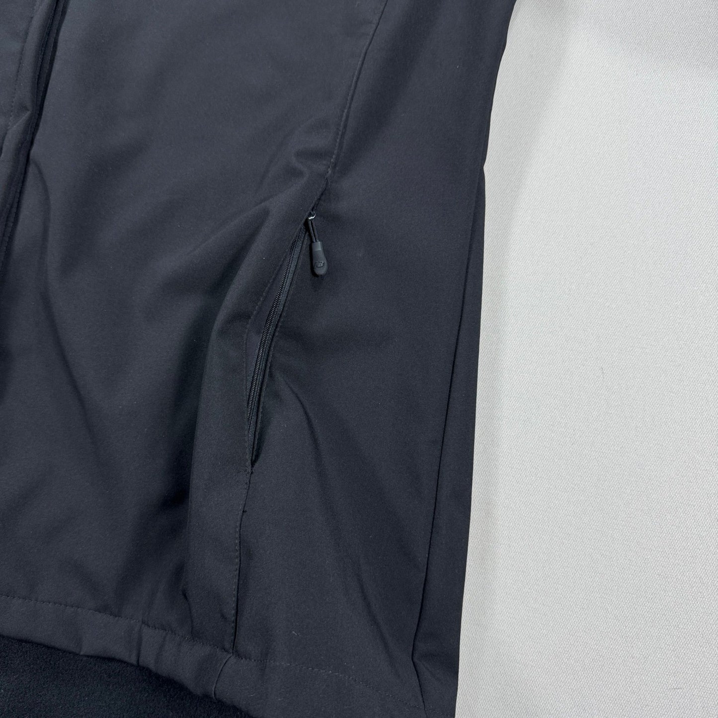 New Balance Softshell Jacket Womens 3XLT Black Hooded Full Zip Windbreaker Coat