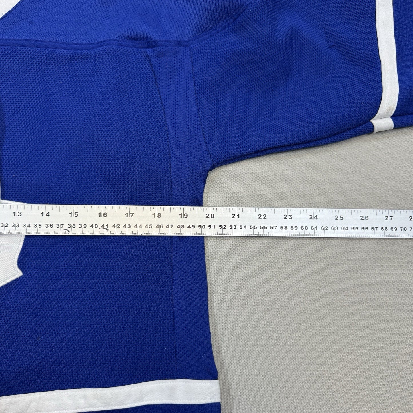 Reebok NHL James Van Riemsdyk #21 Toronto Maple Leafs Youth L/XL Hockey Jersey