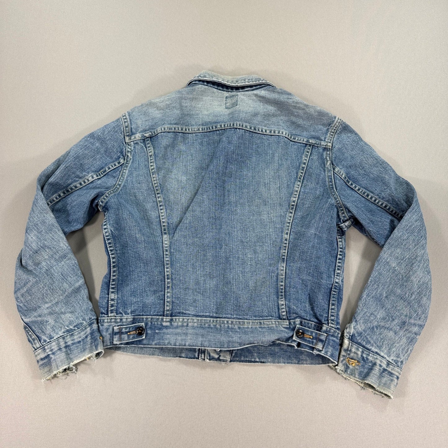 Vintage Lee Trucker Jean Jacket mens Large Blue Denim Stonewash USA Made