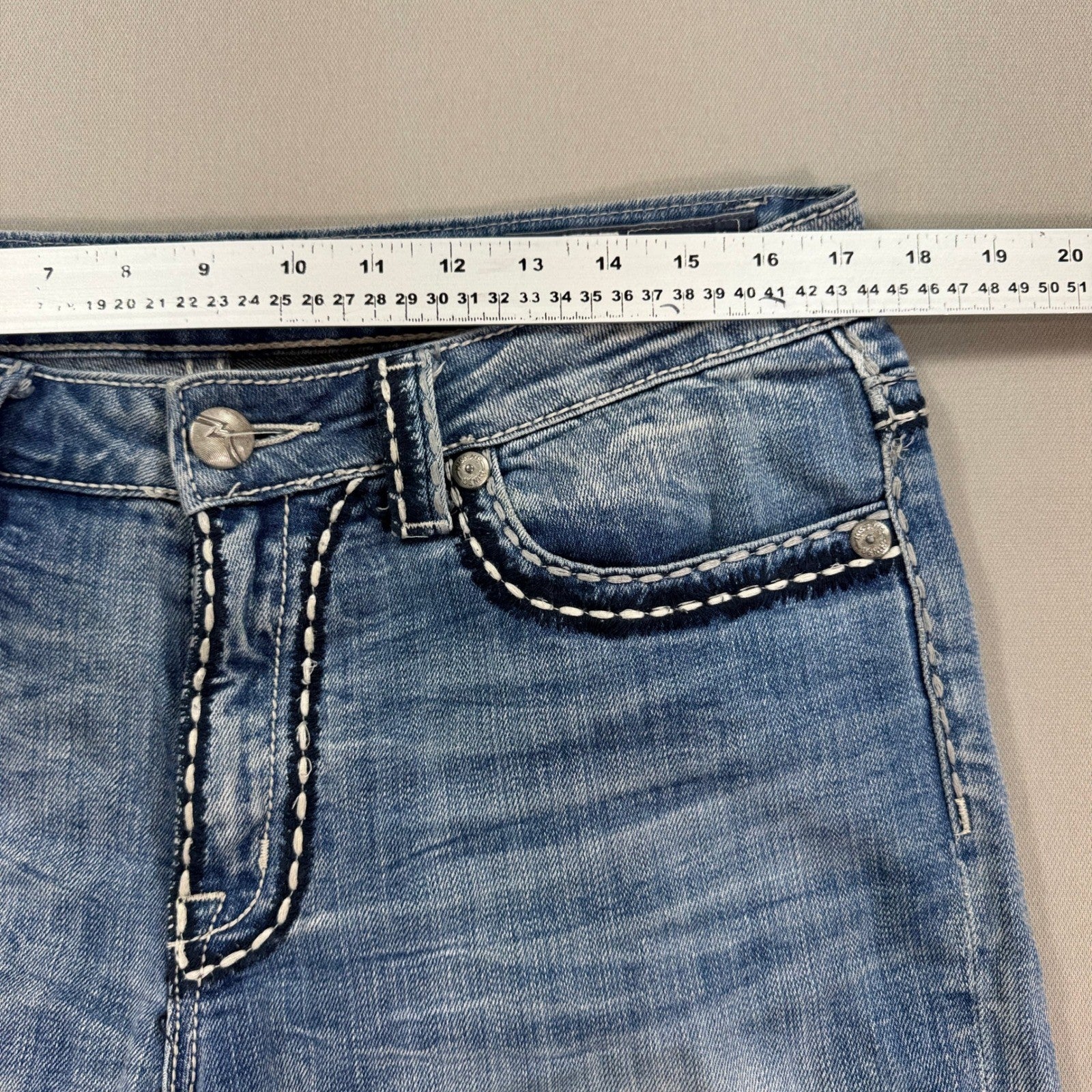 Miss Me Shorts Boyfriend Bermuda Denim Womens Size 30 Blue Embellished Pockets