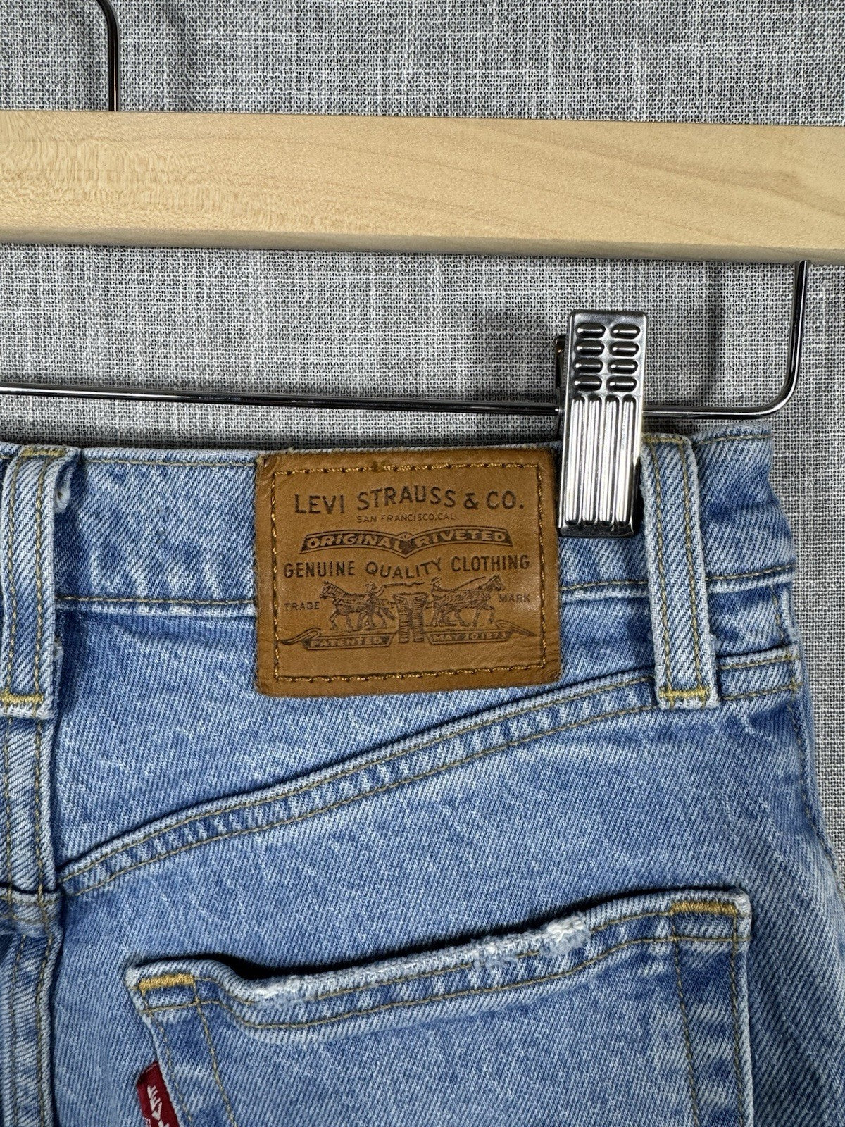 Levis Vintage Jeans Womens W24L27 Big E Ribcage Straight Distressed Light Wash