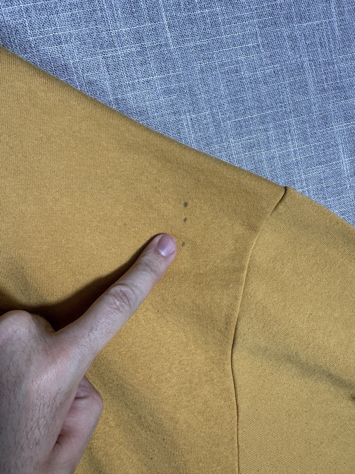 Vintage Ford Mustang Racing mens Pullover Sweater Yellow XL