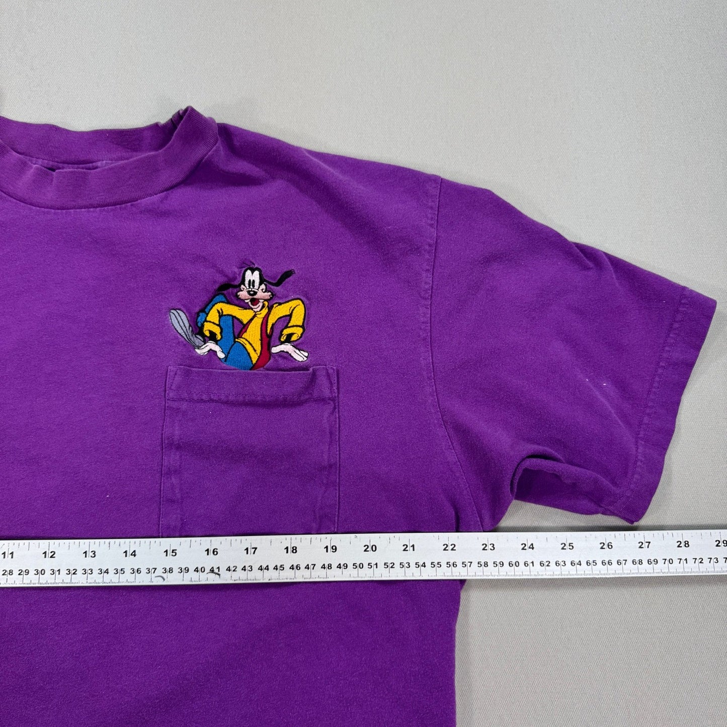Vintage Walt Disney Goofy T-Shirt mens L/XL Purple Crewneck Pockets Embroidered