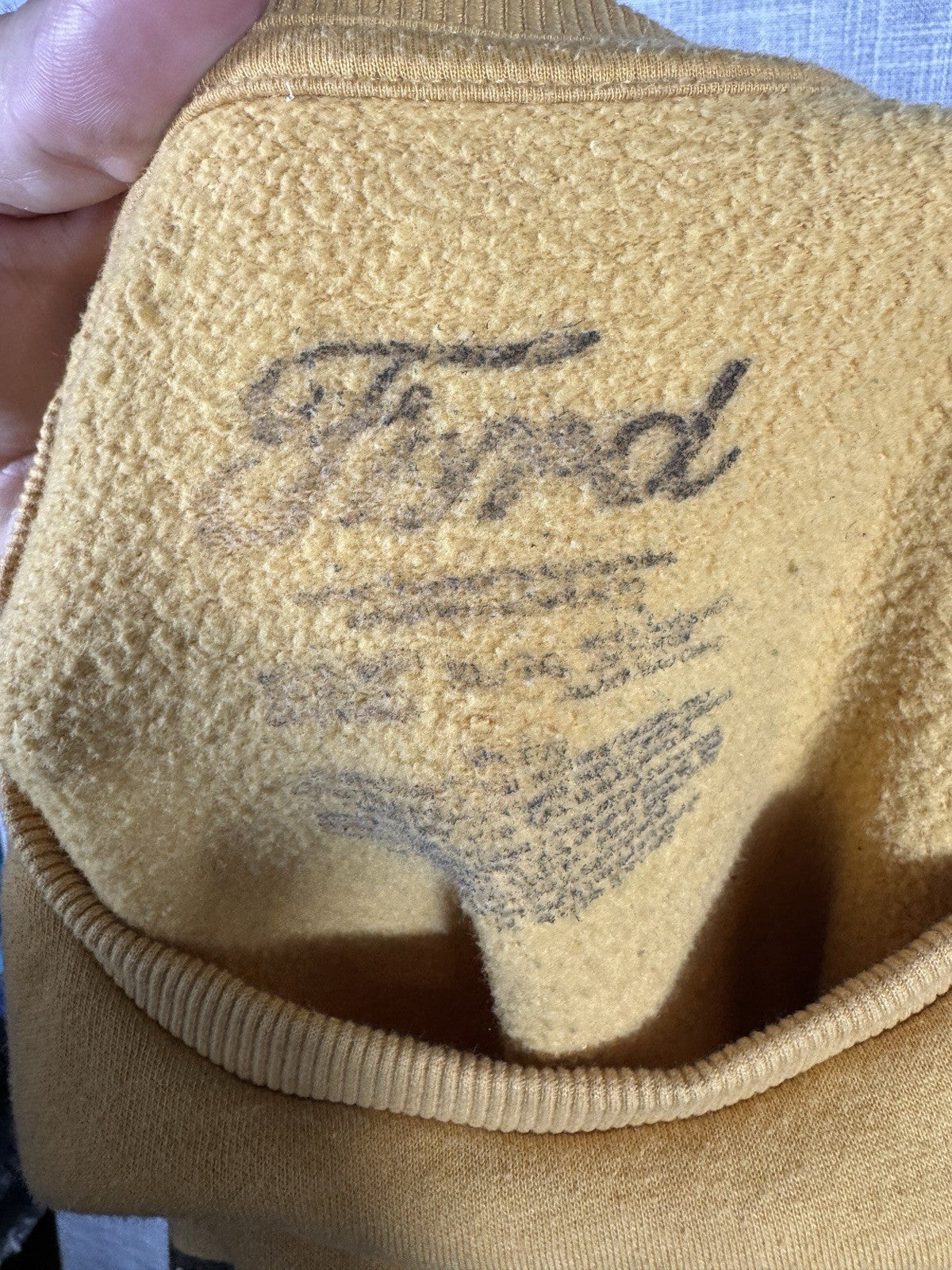 Vintage Ford Mustang Racing mens Pullover Sweater Yellow XL