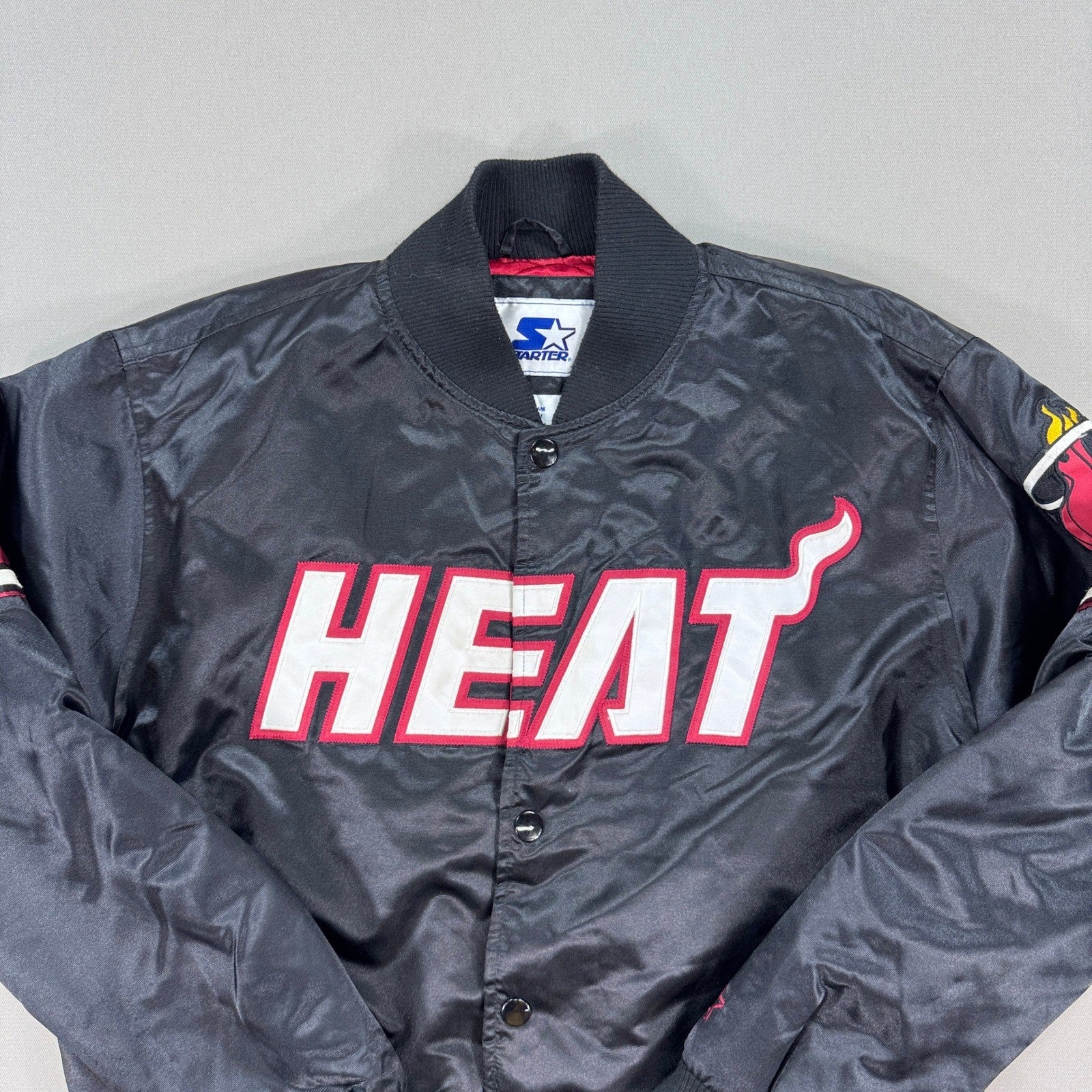 Vintage Starter Miami Heat Jacket Bomber NBA mens Large Black Red Lining