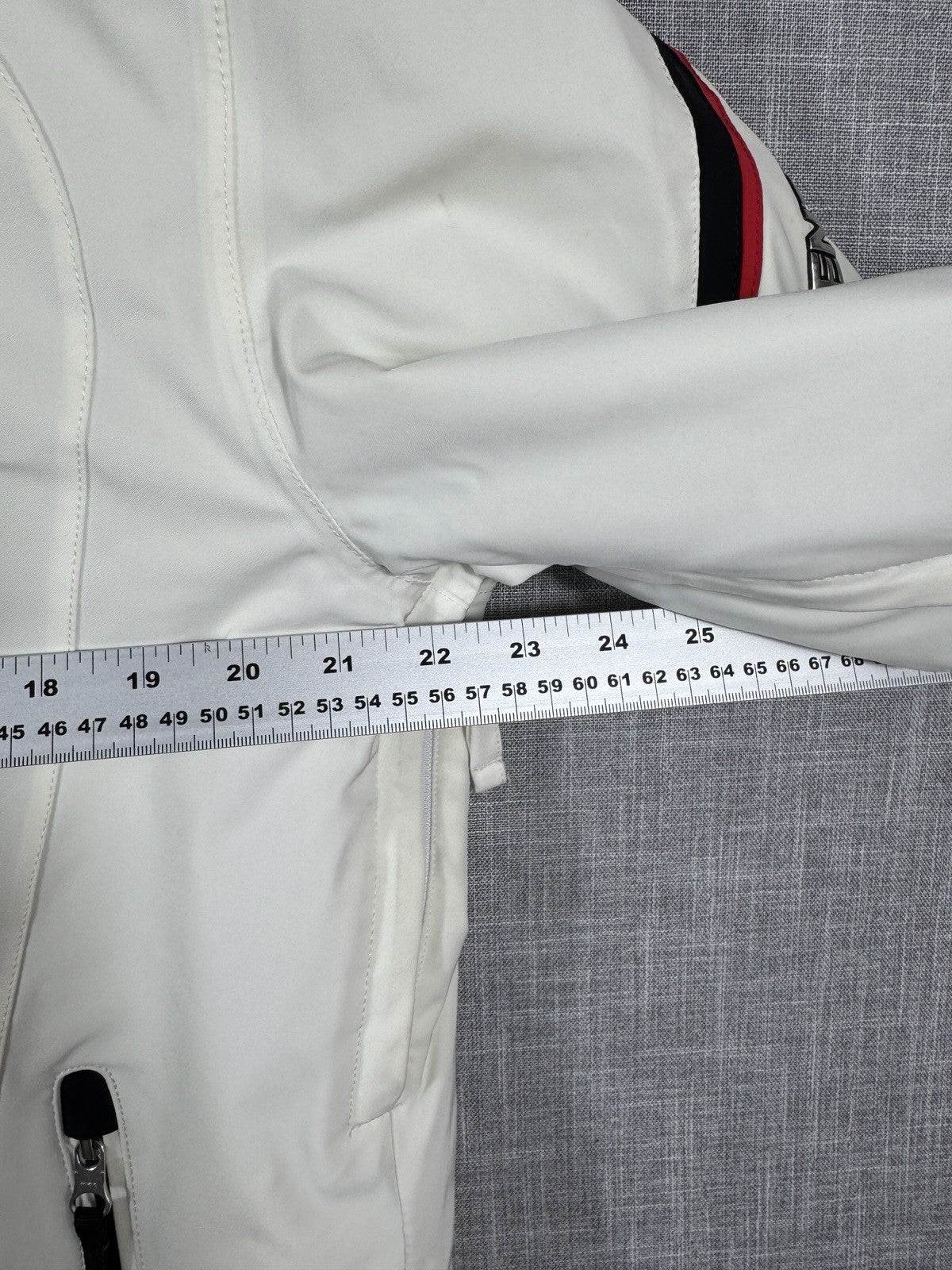 Vintage Descente Ski Snow Jacket Mens Ion Bodies Titan Thermo Airdrive White L