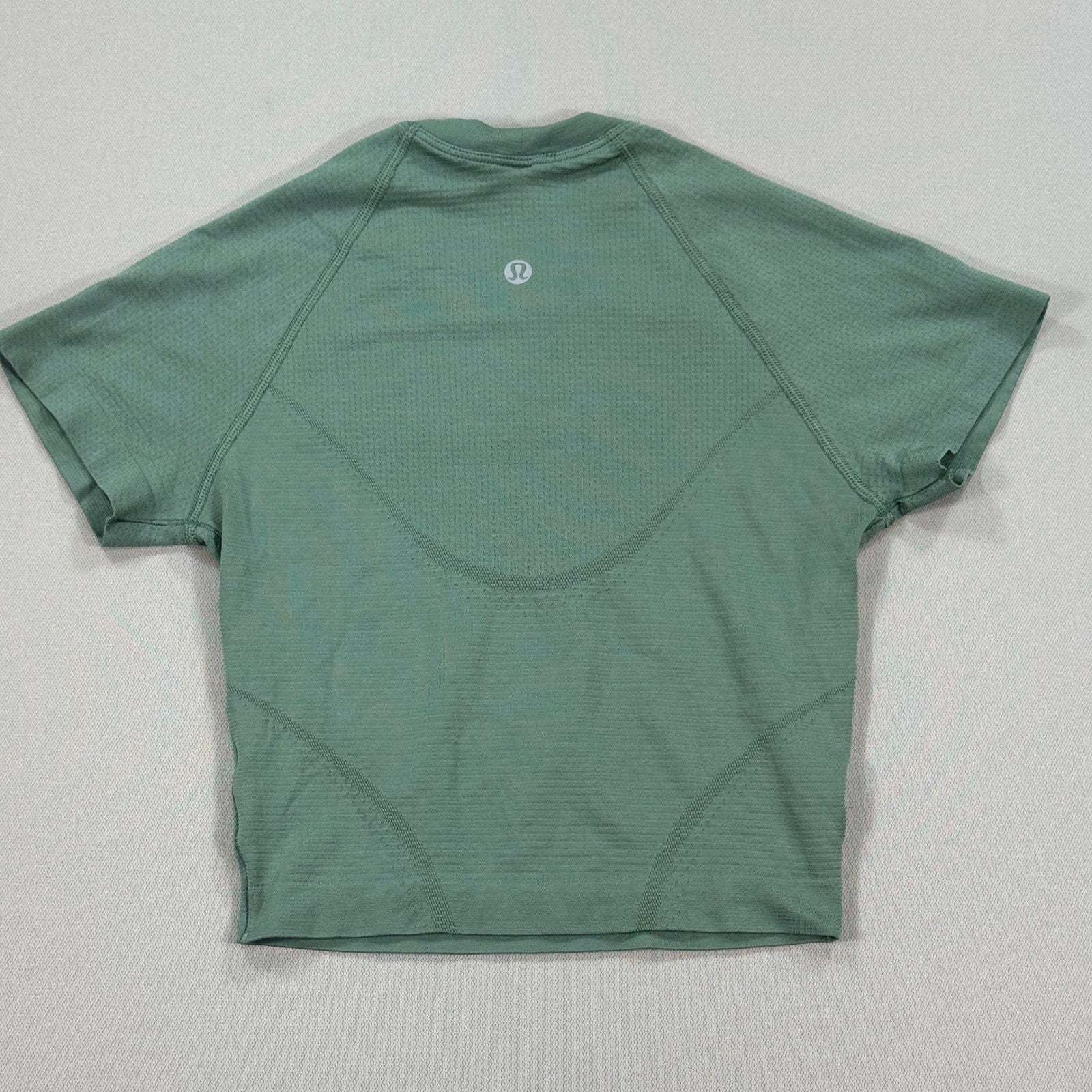 Lululemon Swiftly Tech 2.0 Cropped Short-Sleeve Shirt Womens Size 2 Sage Green
