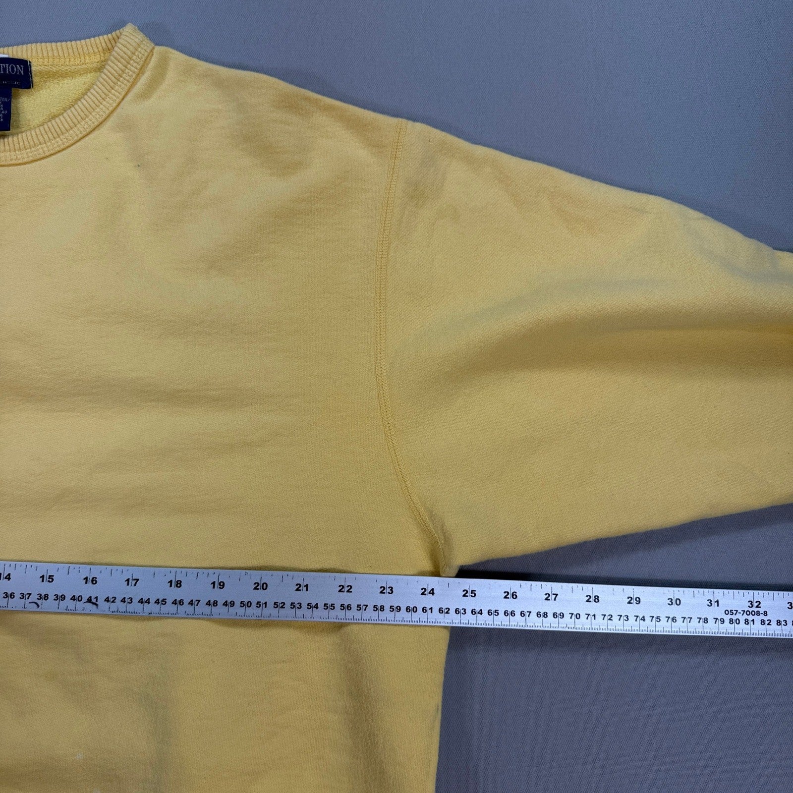 VTG BLANK Non Fiction Canadian Classic Sweatshirt mens Large Yellow Crewneck