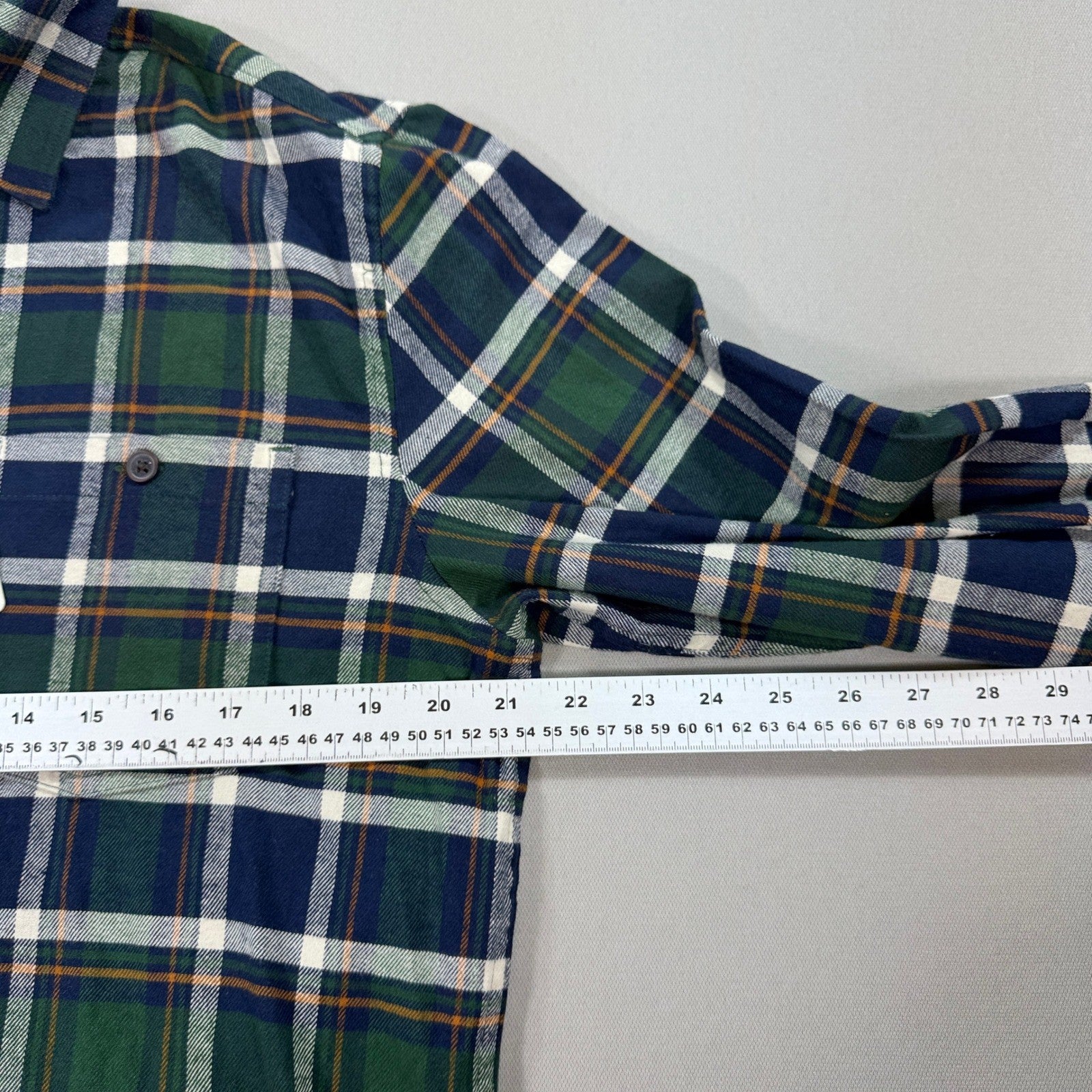 NWT Wind River Outfitters Mens Medium Flannel Shirt Plaid Button Down Green Blue