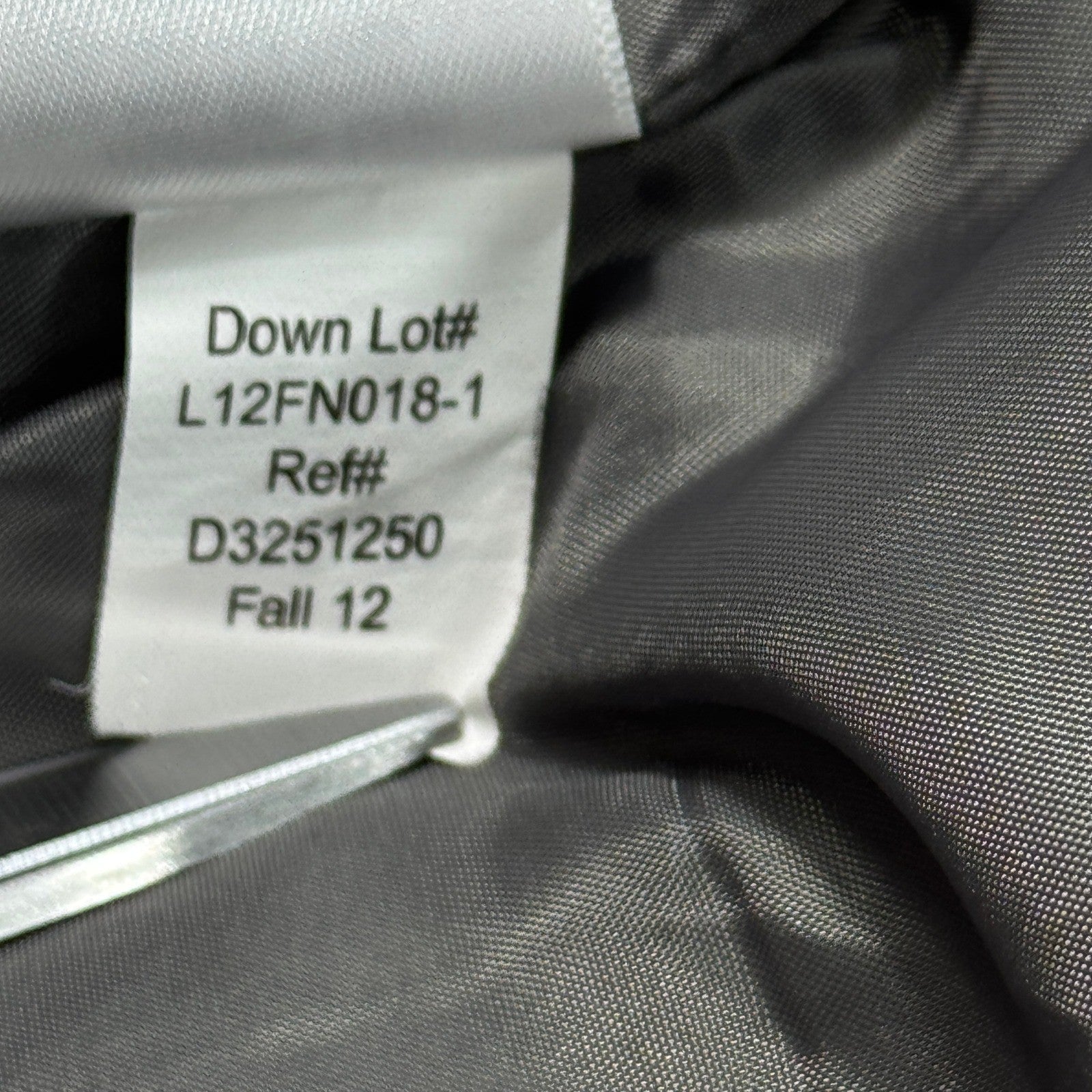 Eddie Bauer Goose Down Puffer Jacket mens Large Full Zip Premium Vest Quilted