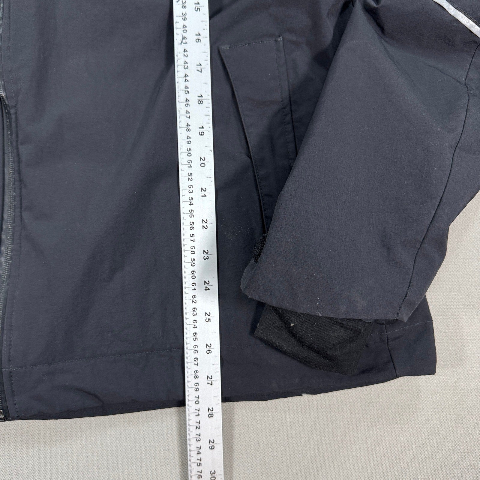 Mercedes AMG Petronas Formula One Team Jacket mens XL Black Coat Insulated