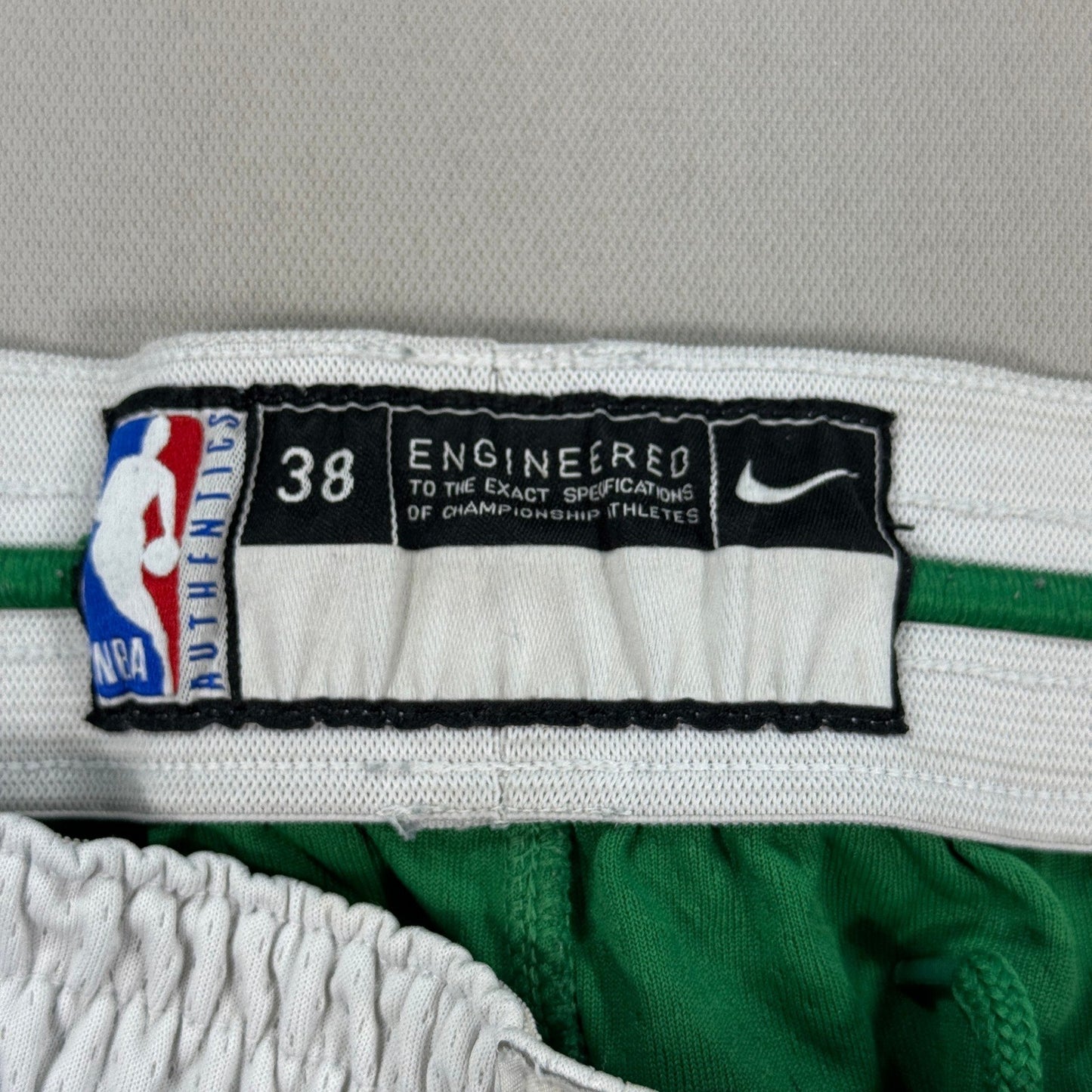 Boston Celtics Shorts Icon Edition NBA Swingman Nike Dri-Fit mens Size 38 Green
