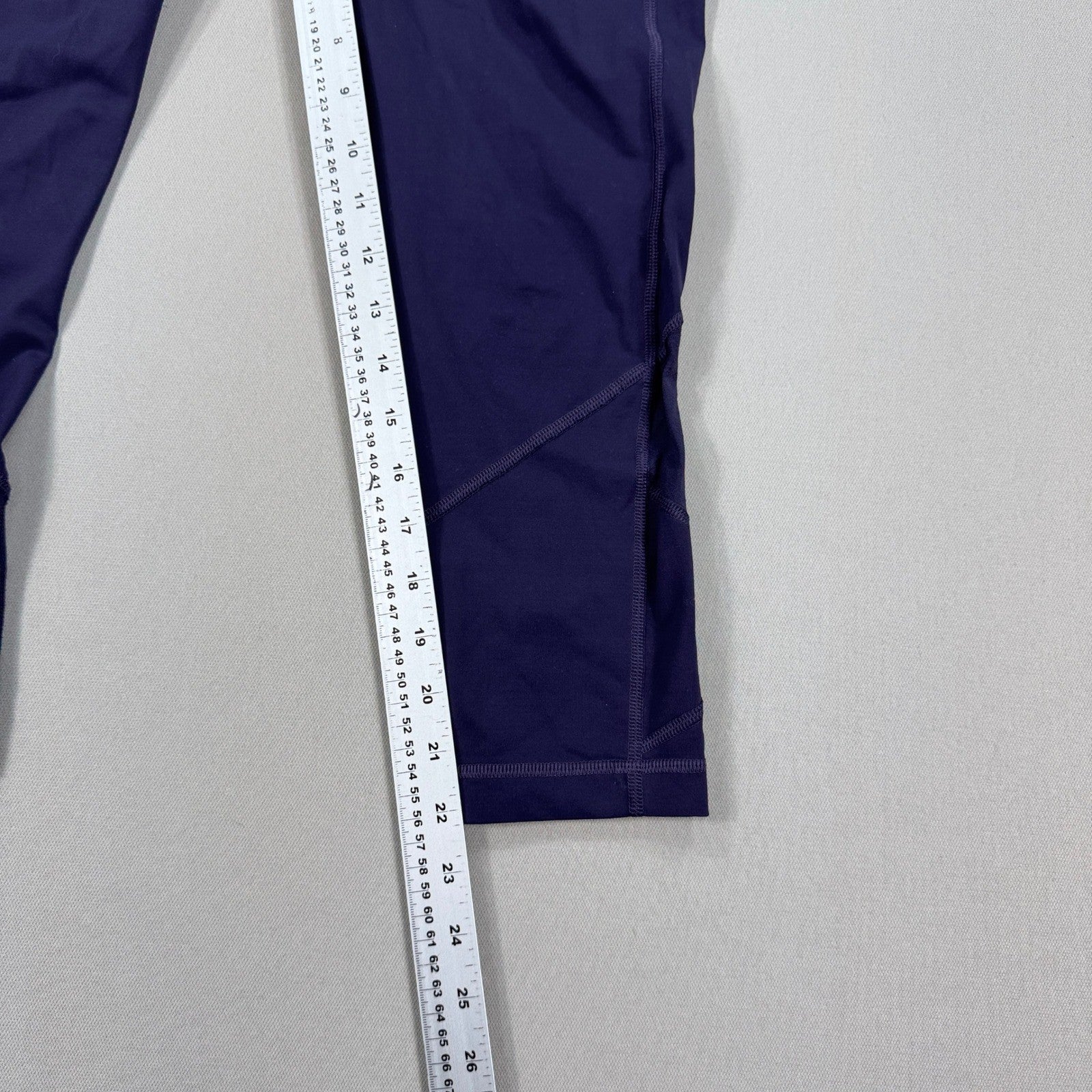 Lululemon Pace Rival Crop 22" Pants Purple Grape Womens Size 8 Stretch Leggings