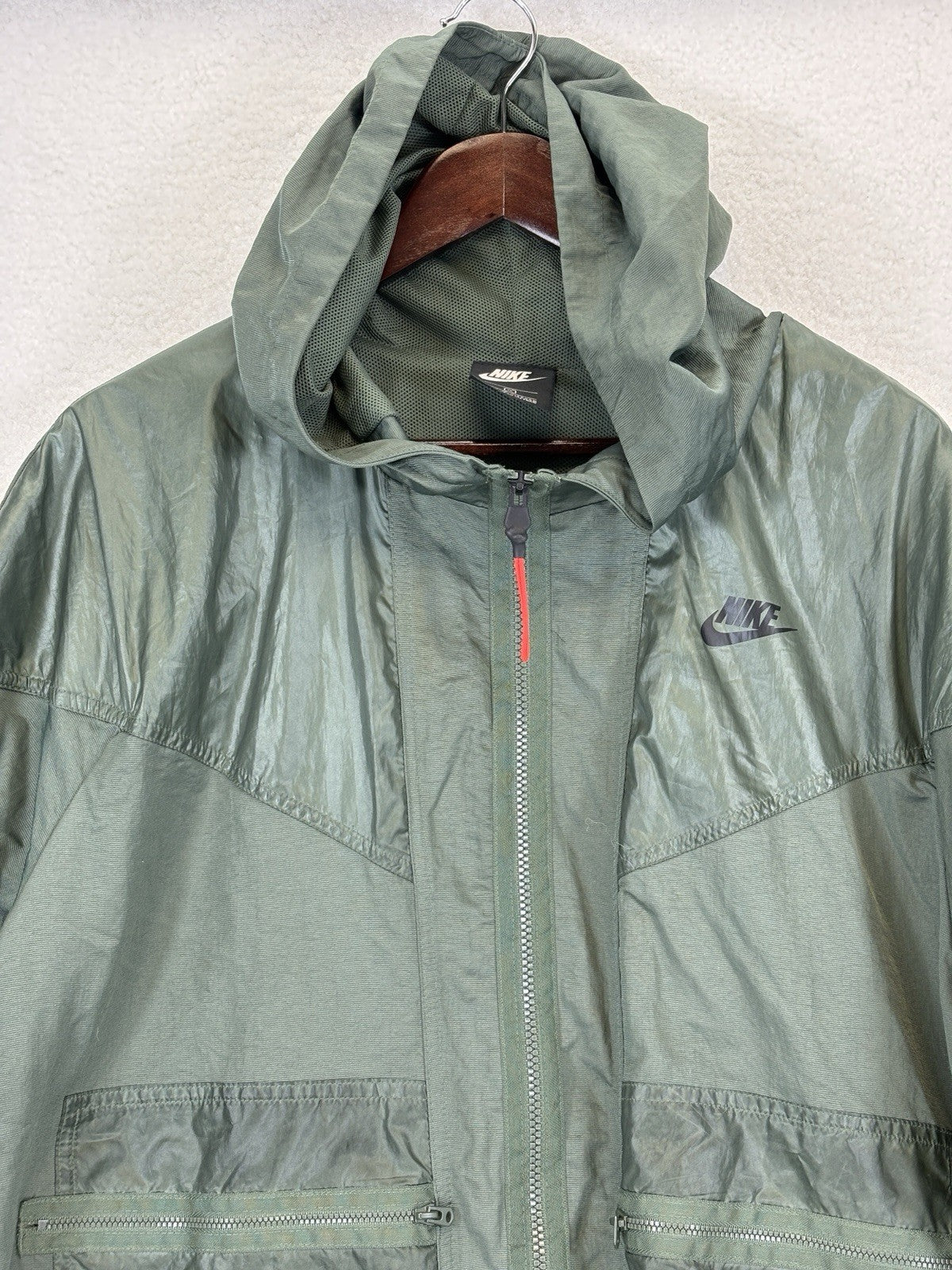 Nike Windbreaker Womens XL Green Track Jacket Hooded Full Zip Sportswear