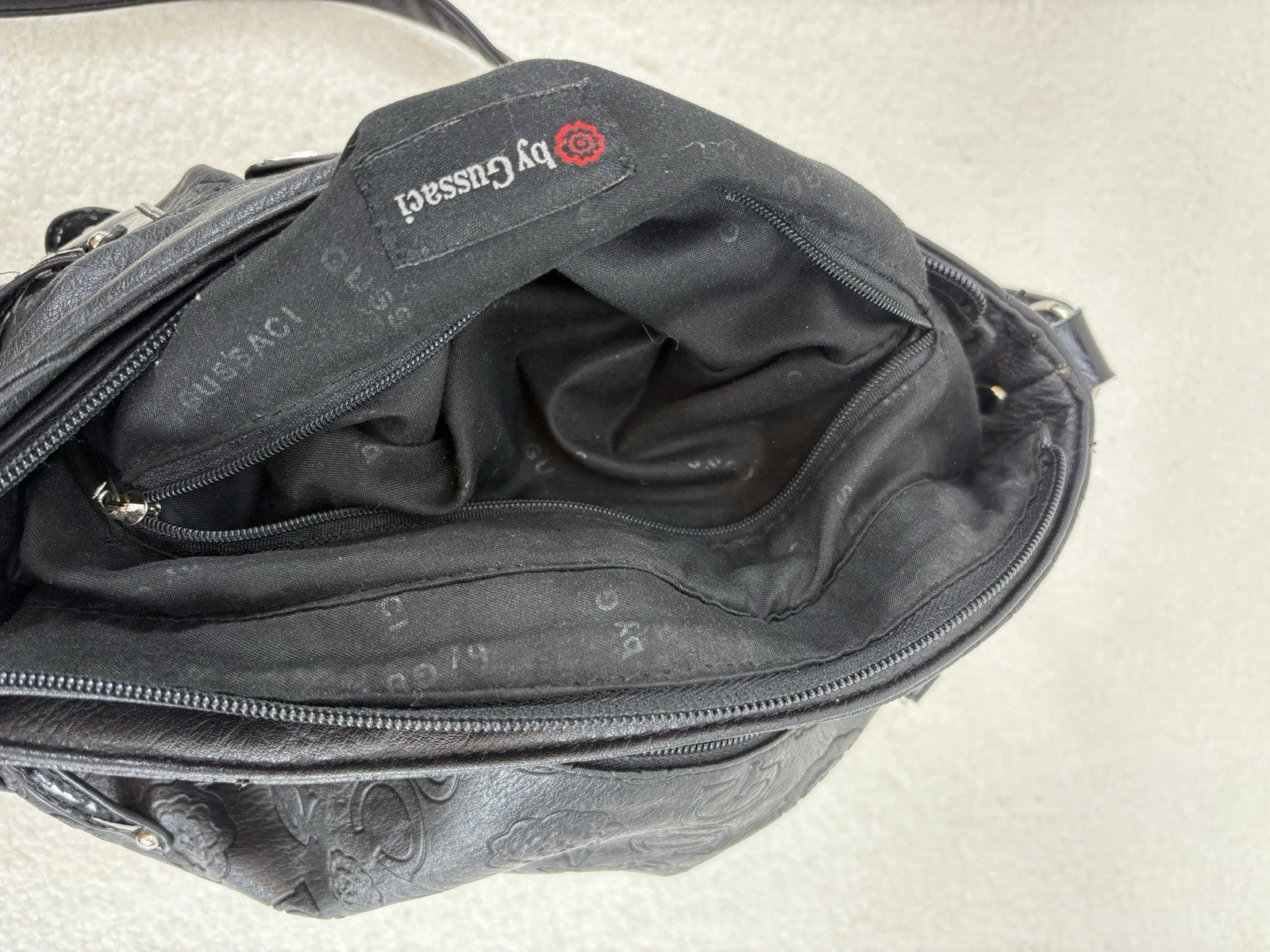 Vintage GUSSACI Black Handbag Full Zip Adjustable Leather